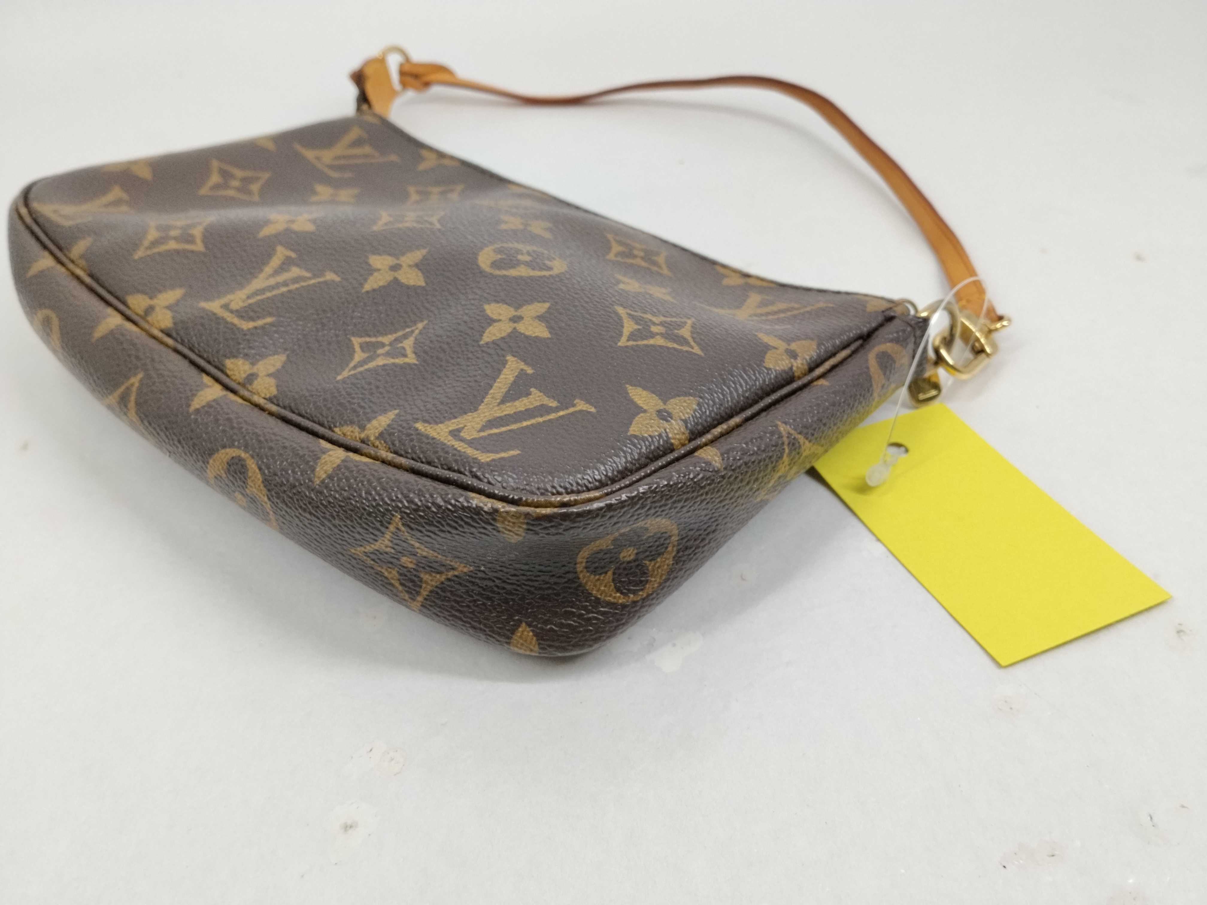 Monogram Accessoires Pouch — view 9