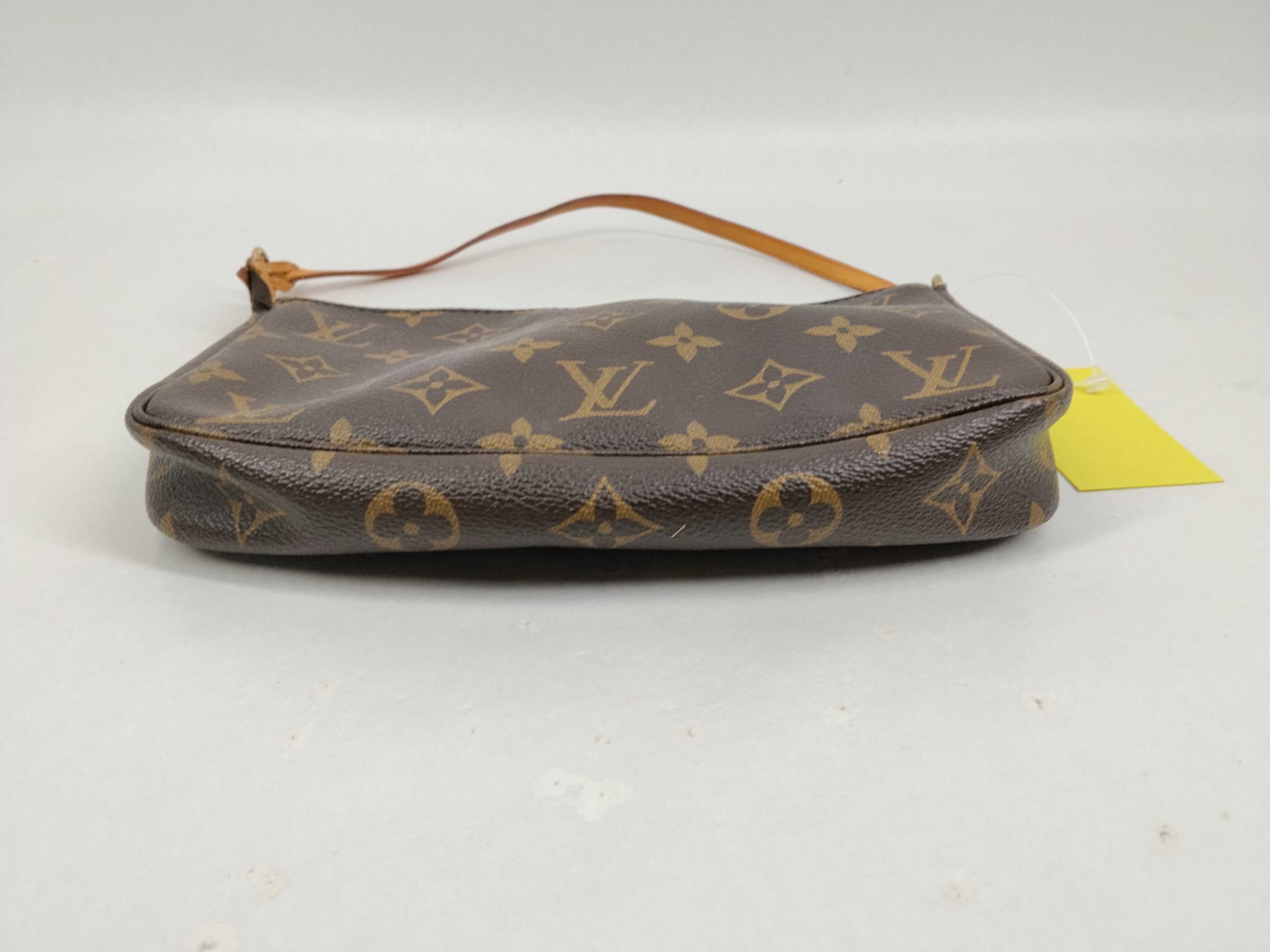 Monogram Accessoires Pouch — view 10