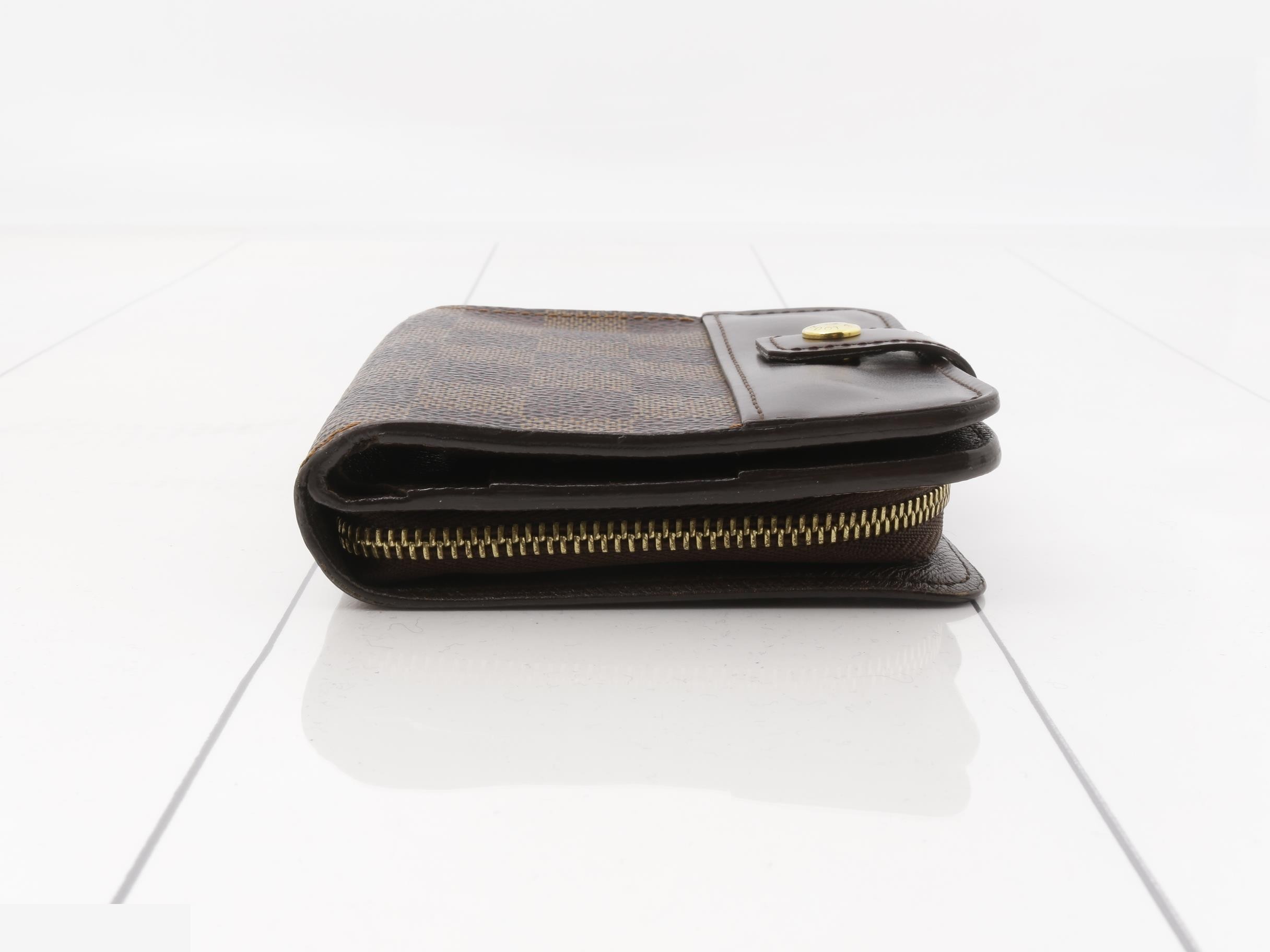 Damier Compact Zip Bi-fold Wallet — view 3