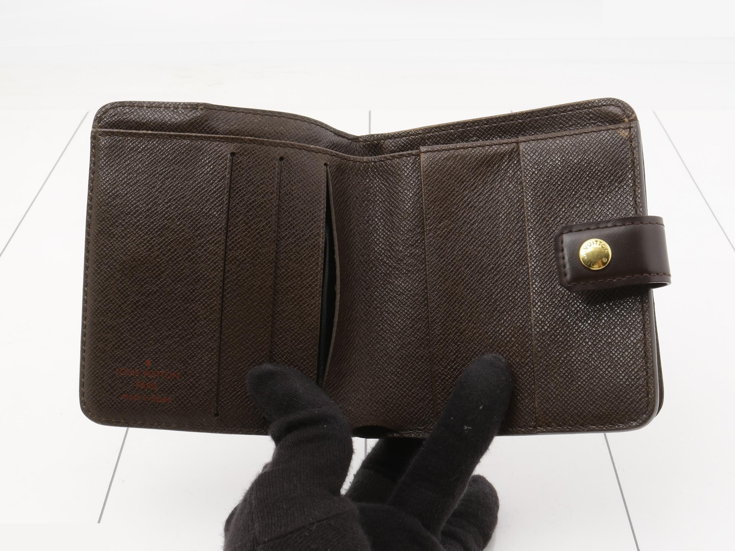 Damier Compact Zip Bi-fold Wallet — view 4