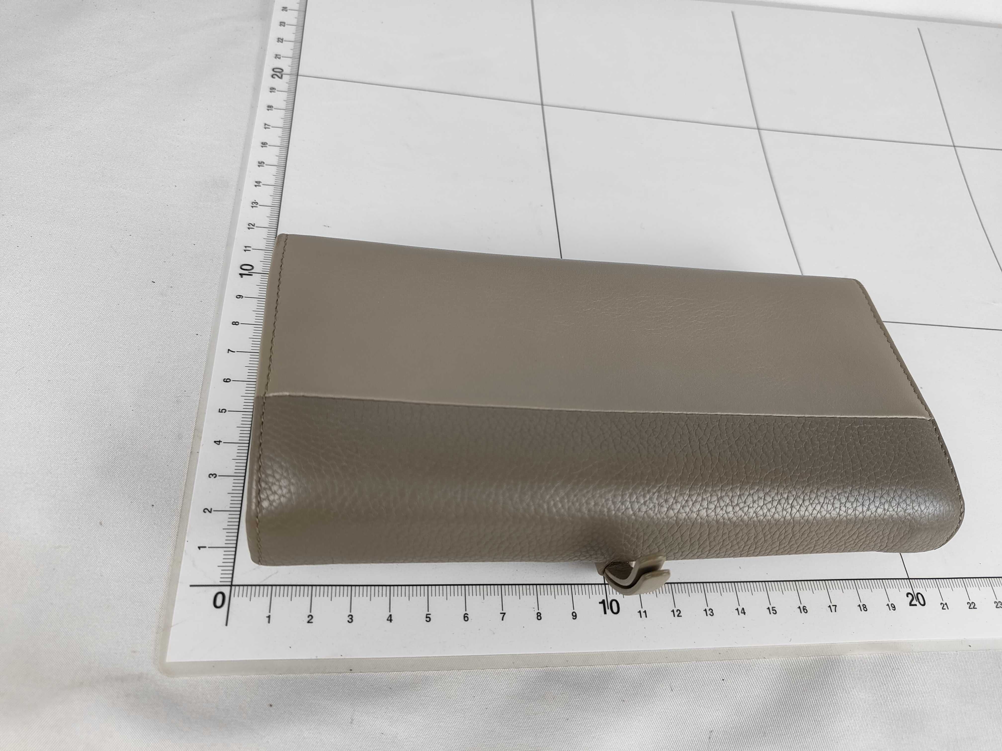 long wallet — view 2