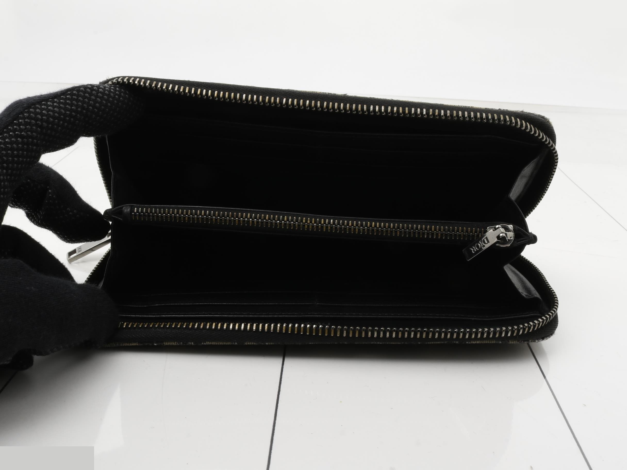 Oblique Bags & Wallets - Long Wallets — view 4