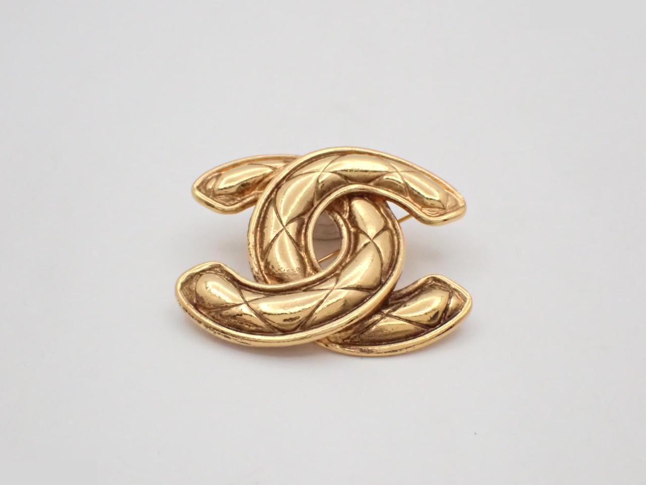 brooch