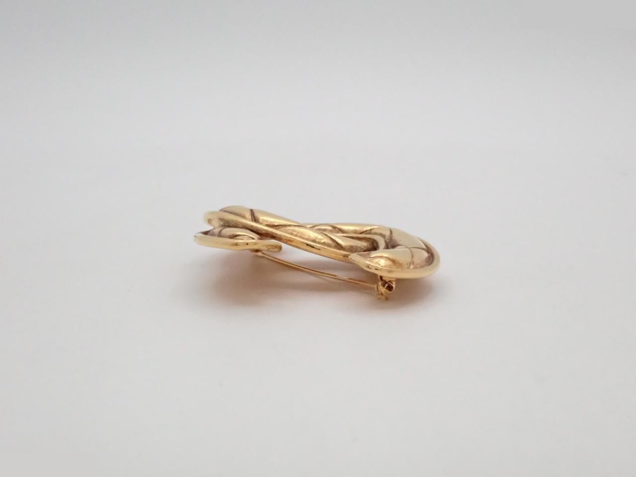 brooch — view 3