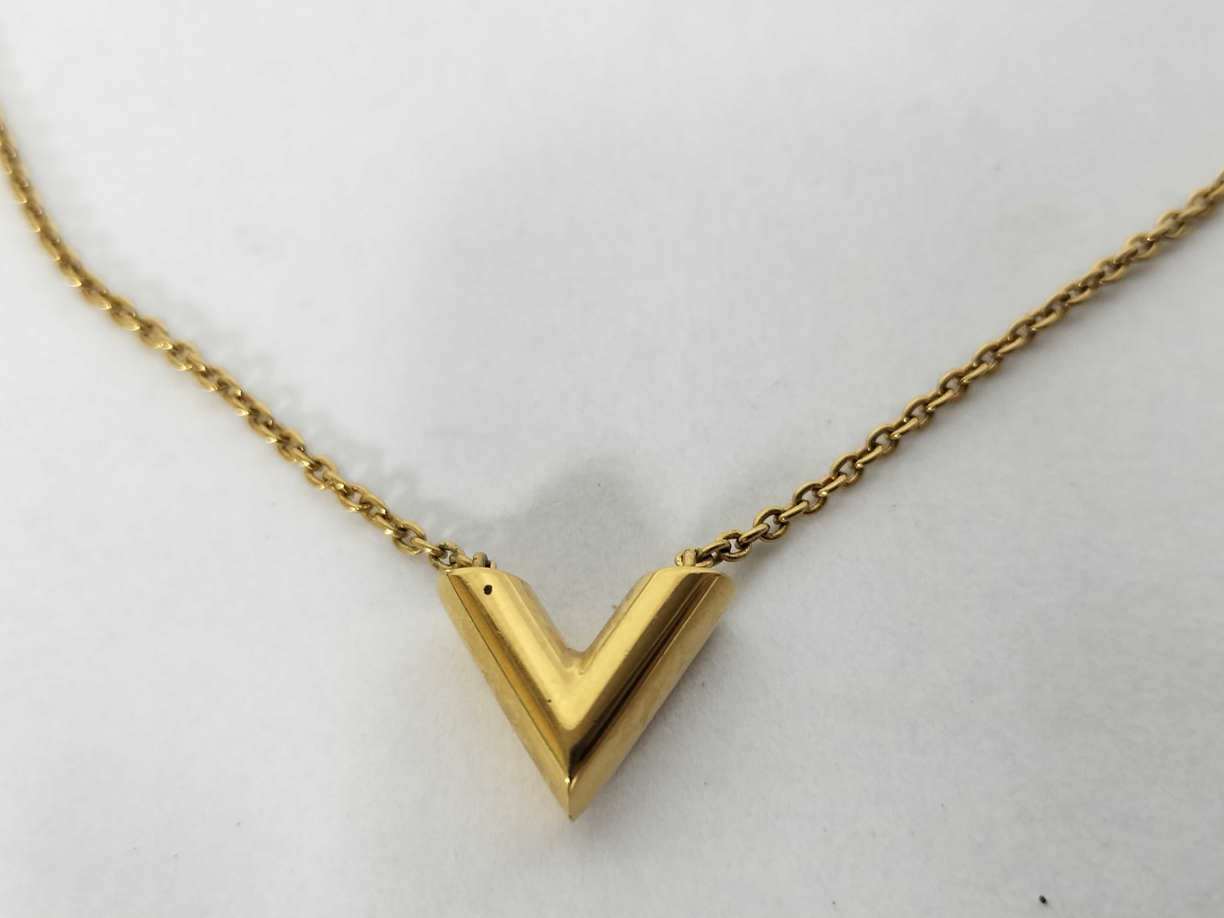 Necklace Essential V Necklace M61083 Necklace — view 2