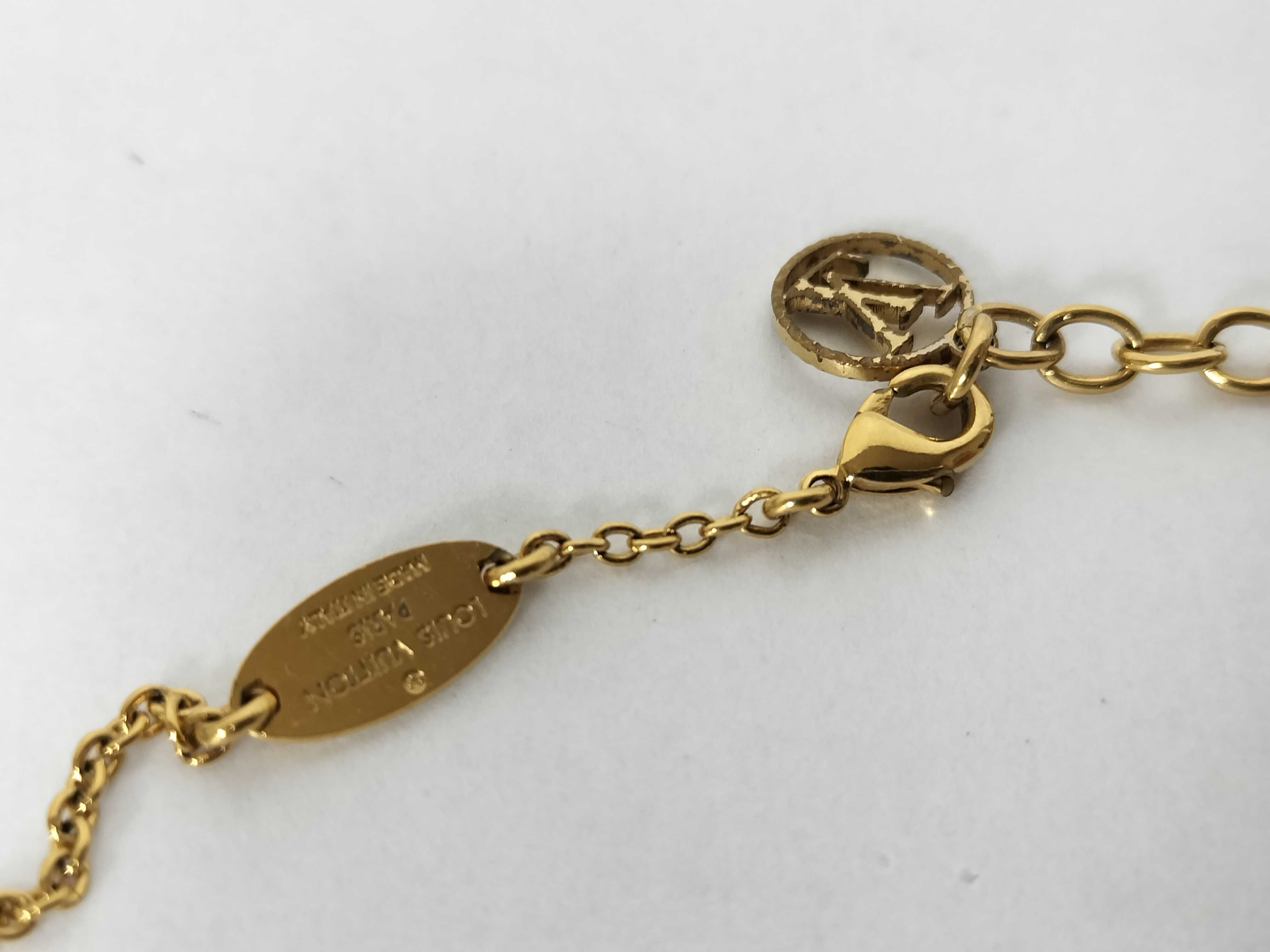 Necklace Essential V Necklace M61083 Necklace — view 9
