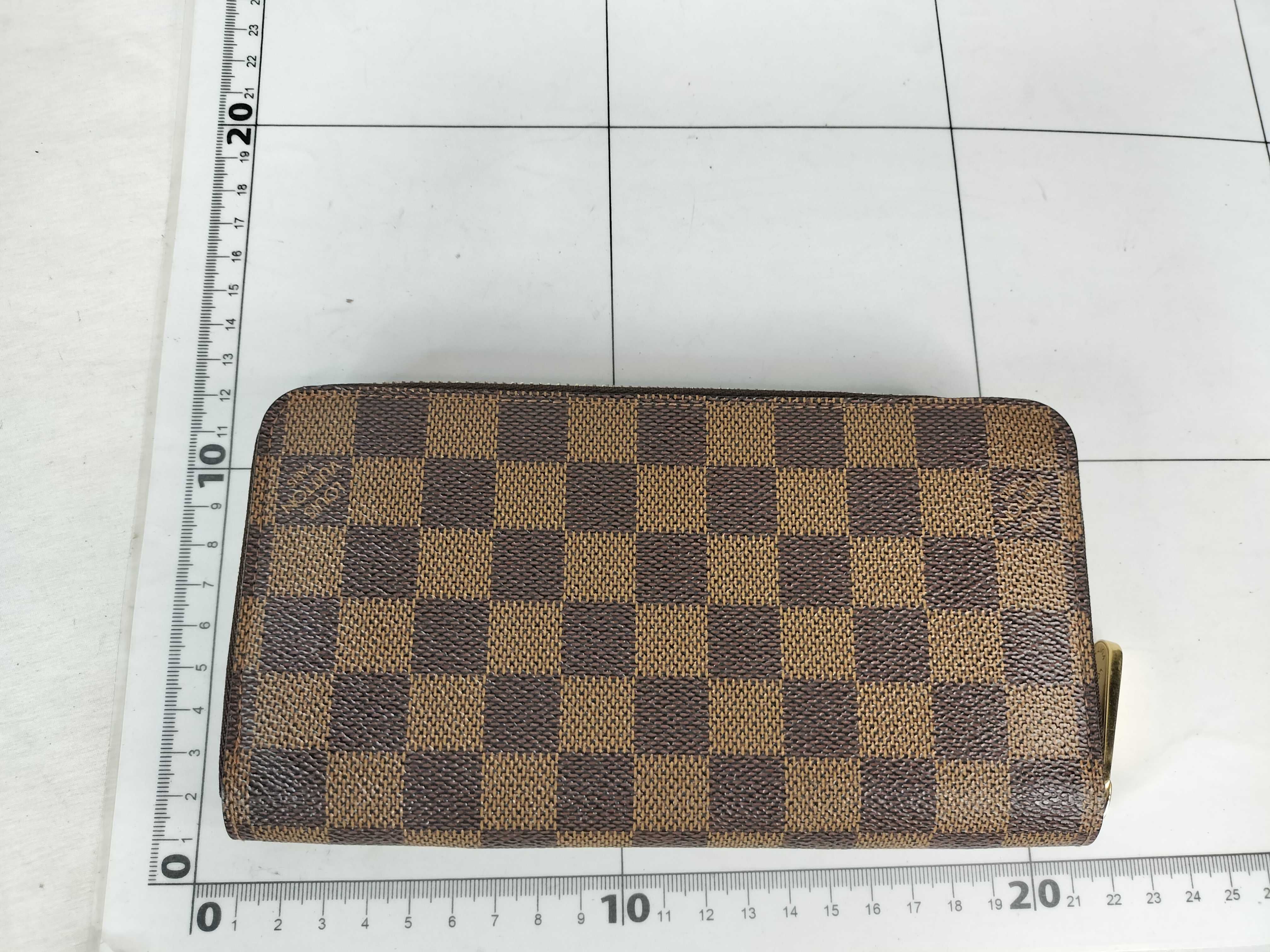 Damier Ebene Zippy Wallet — view 2