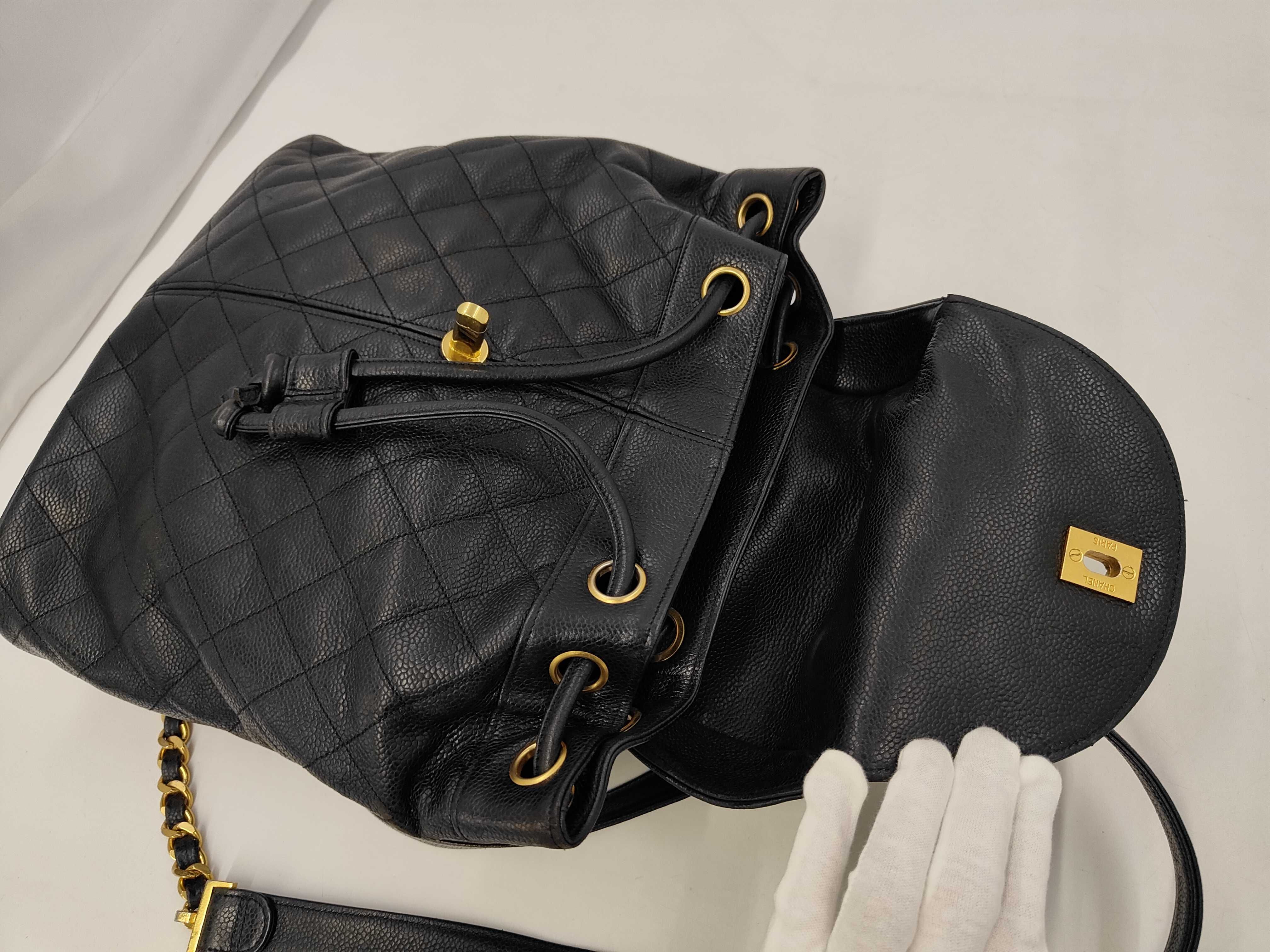 Matelassé Caviar Skin Chain Backpack, Black — view 9