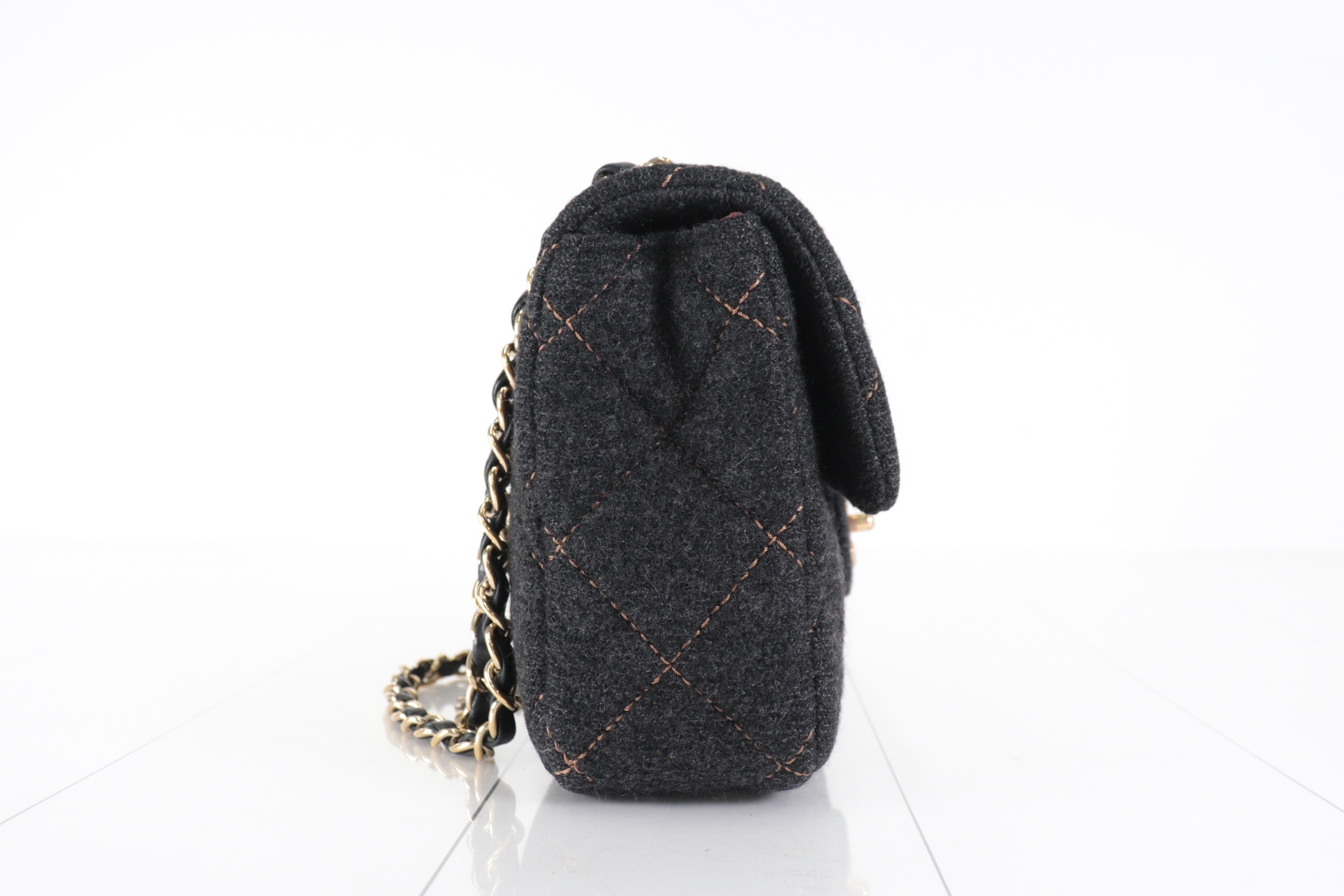 Turnlock wool chain shoulder bag, gray, size 10s. — view 4