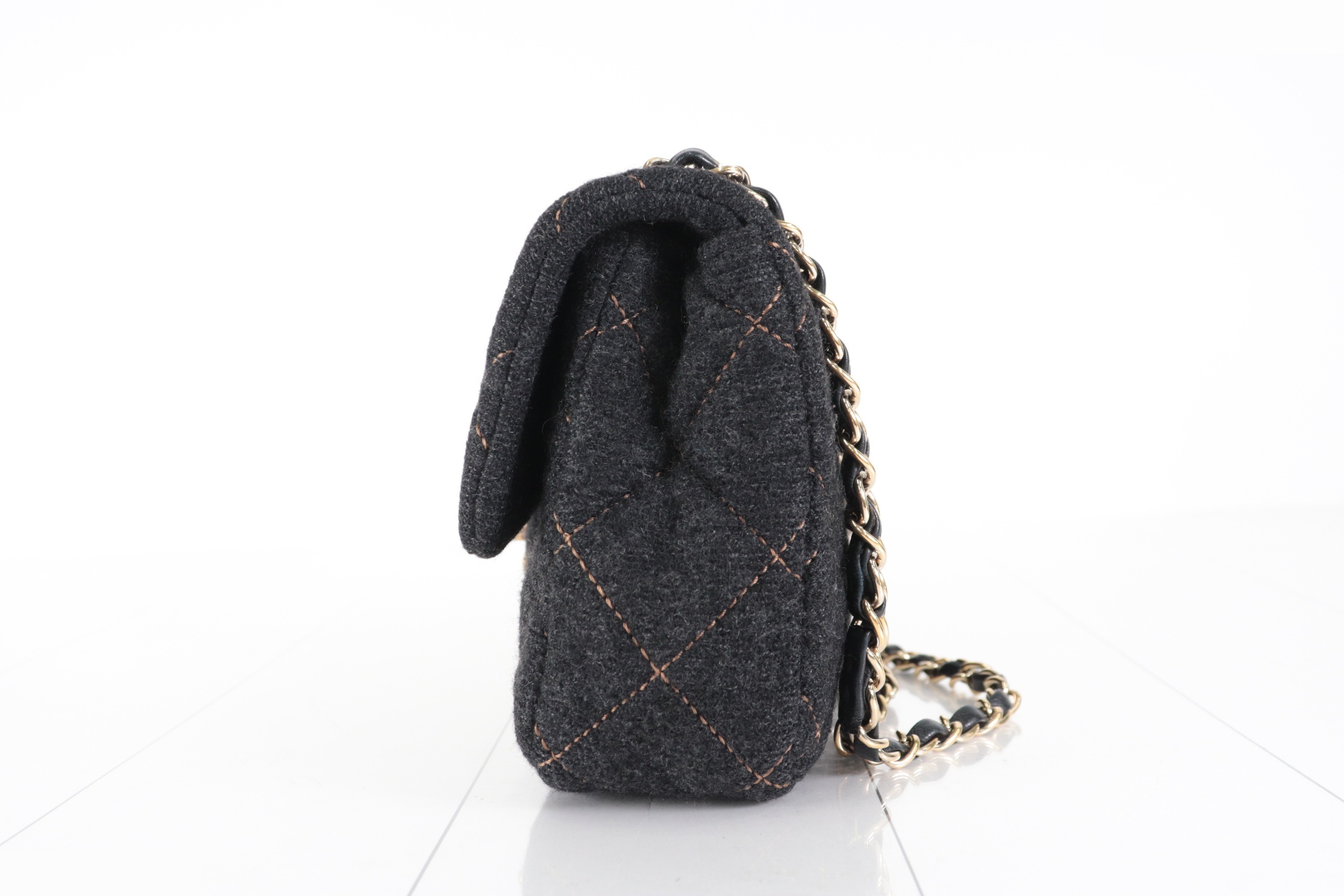 Turnlock wool chain shoulder bag, gray, size 10s. — view 5
