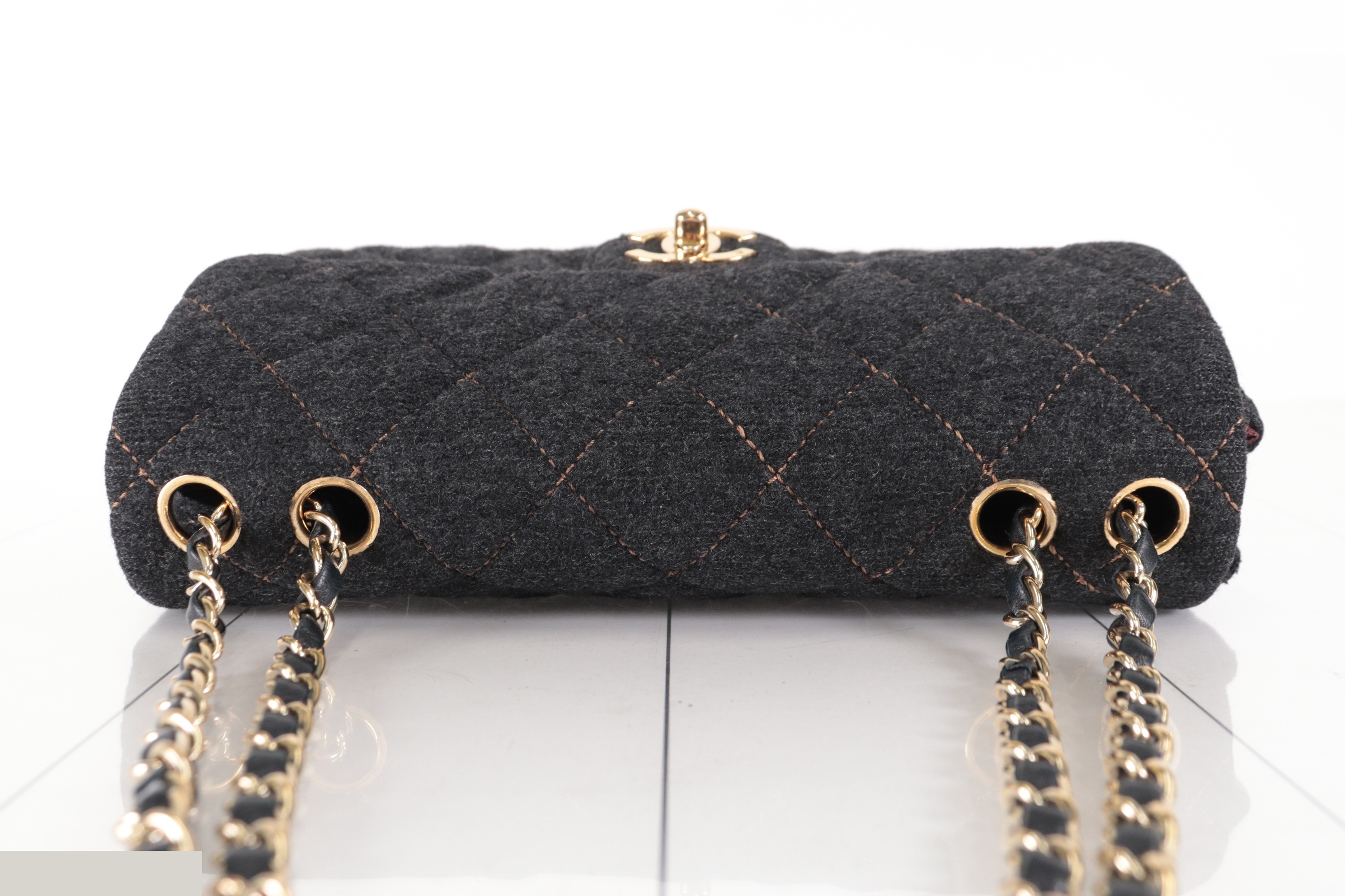 Turnlock wool chain shoulder bag, gray, size 10s. — view 6