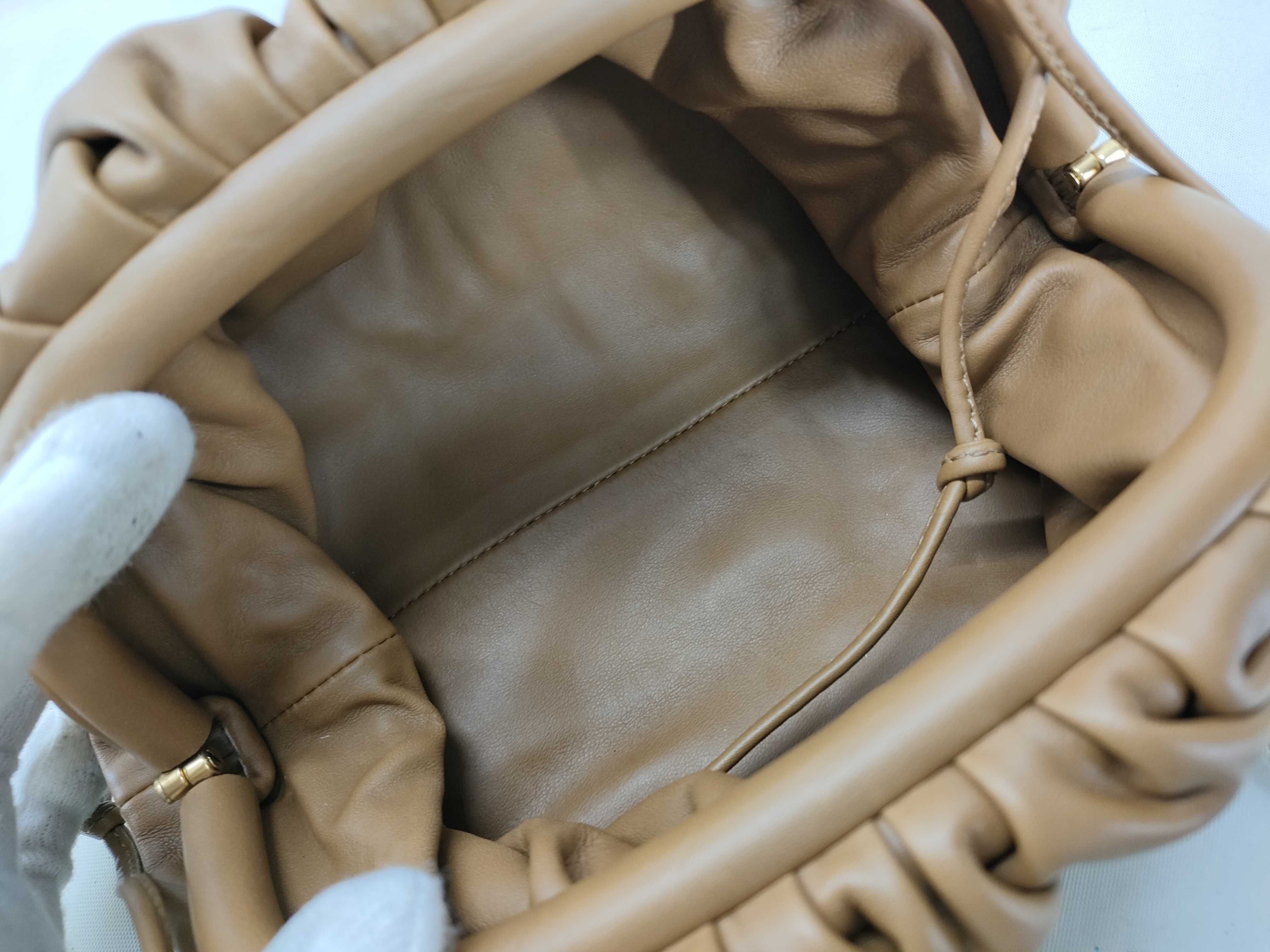 Bottega Veneta The Pouch Leather Clutch Bag Brown Shoulder Bag — view 8