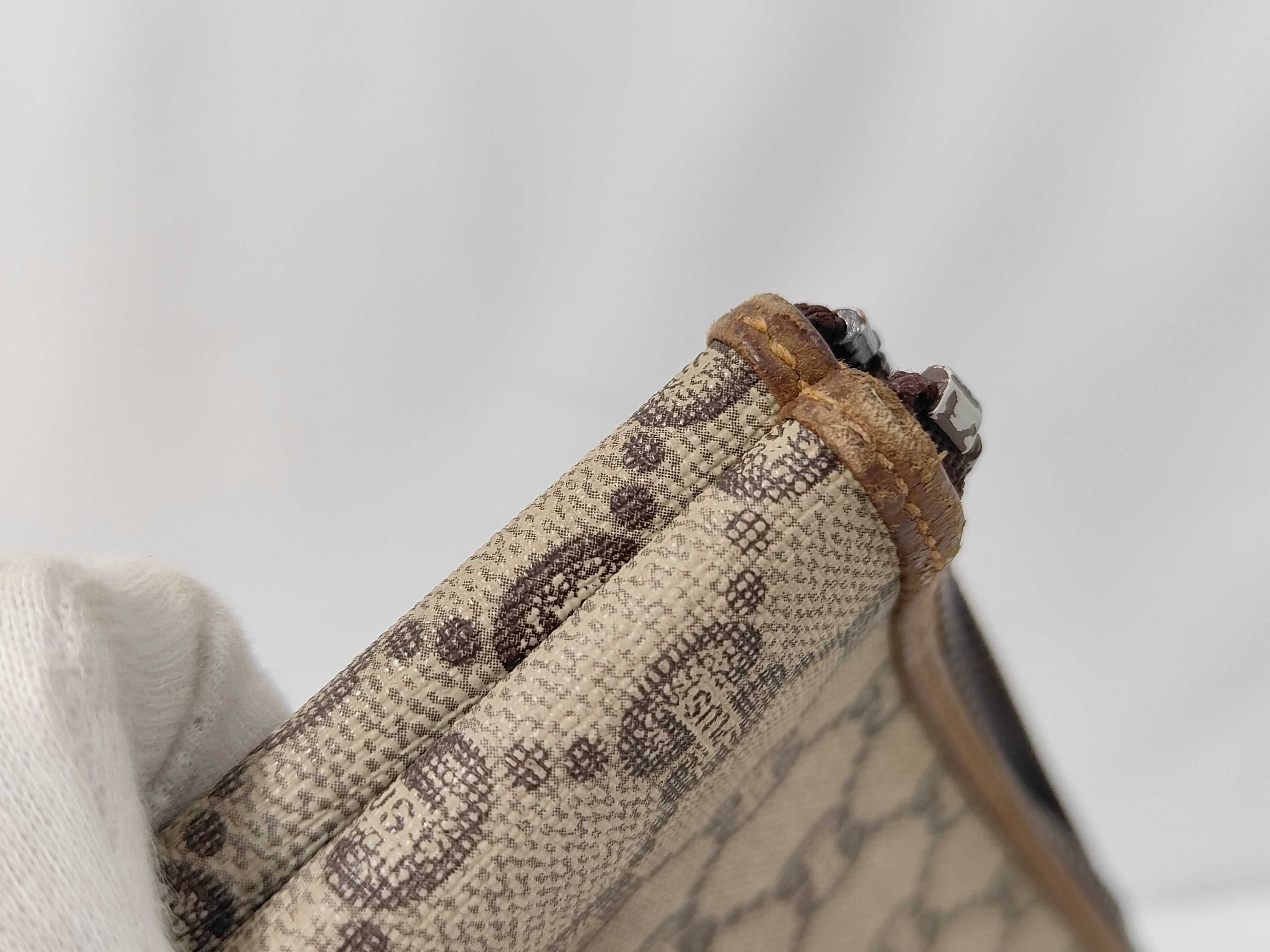 GG Supreme Clutch Bag — view 11
