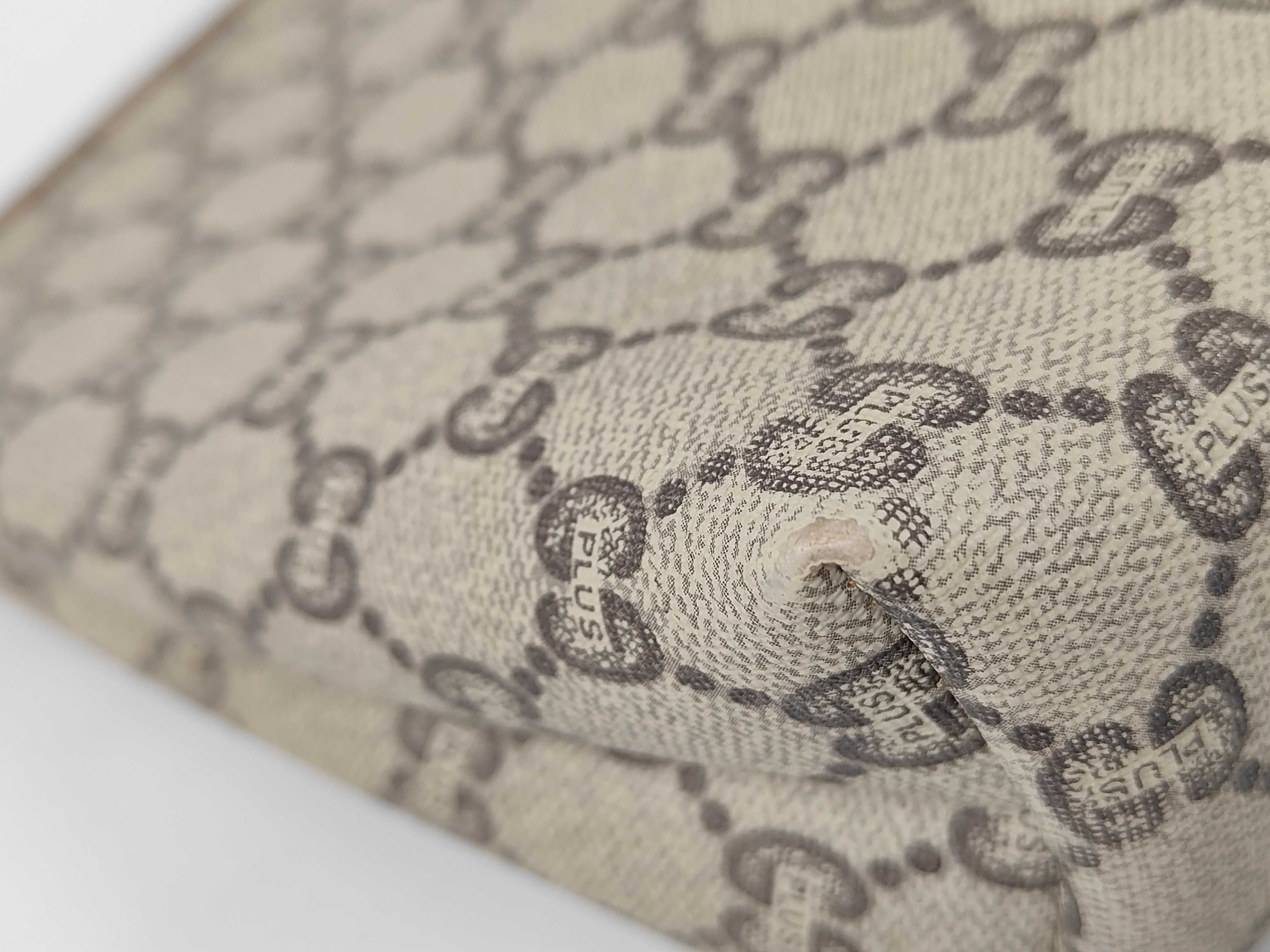 GG Supreme Clutch Bag — view 4