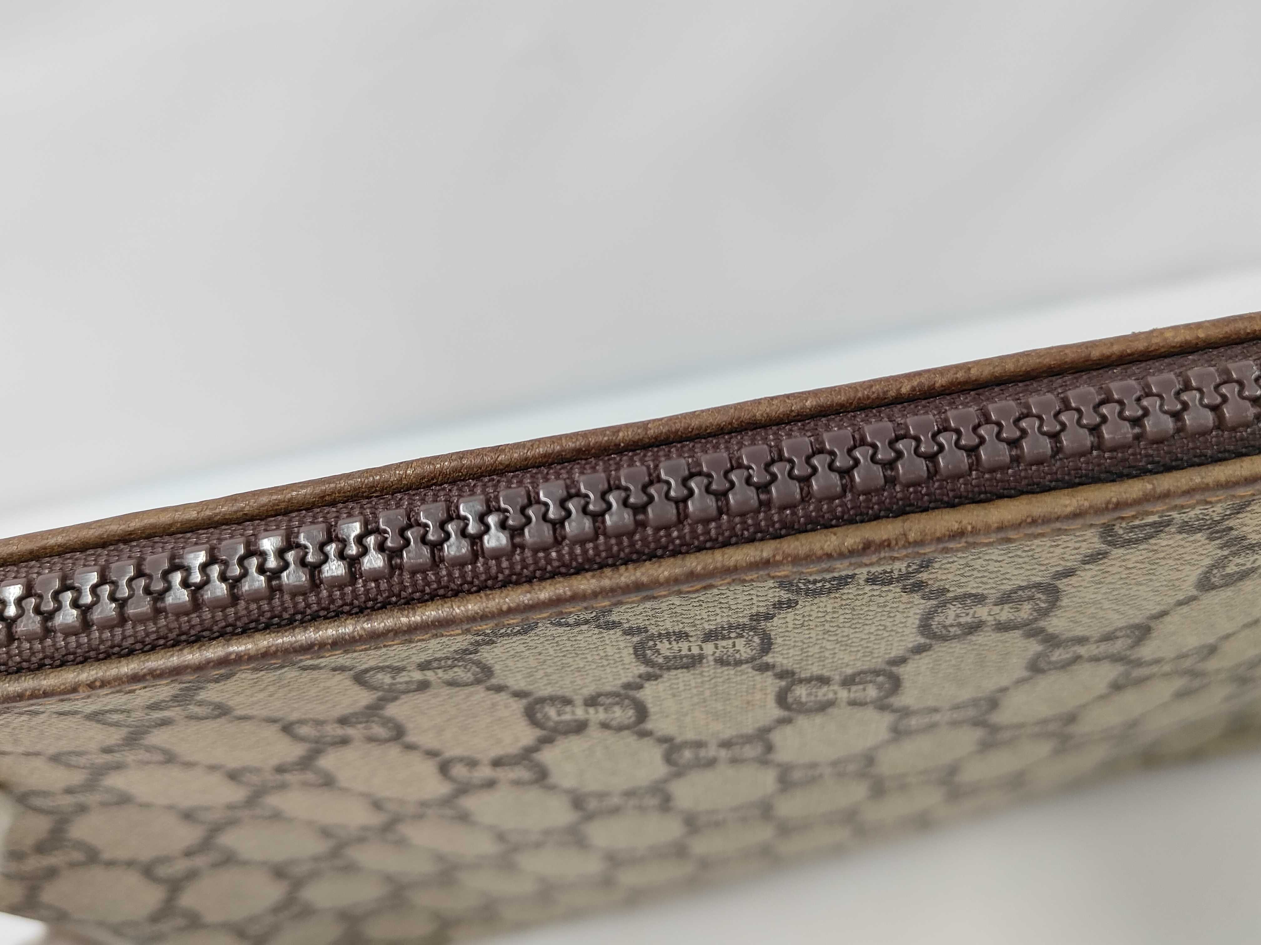GG Supreme Clutch Bag — view 5