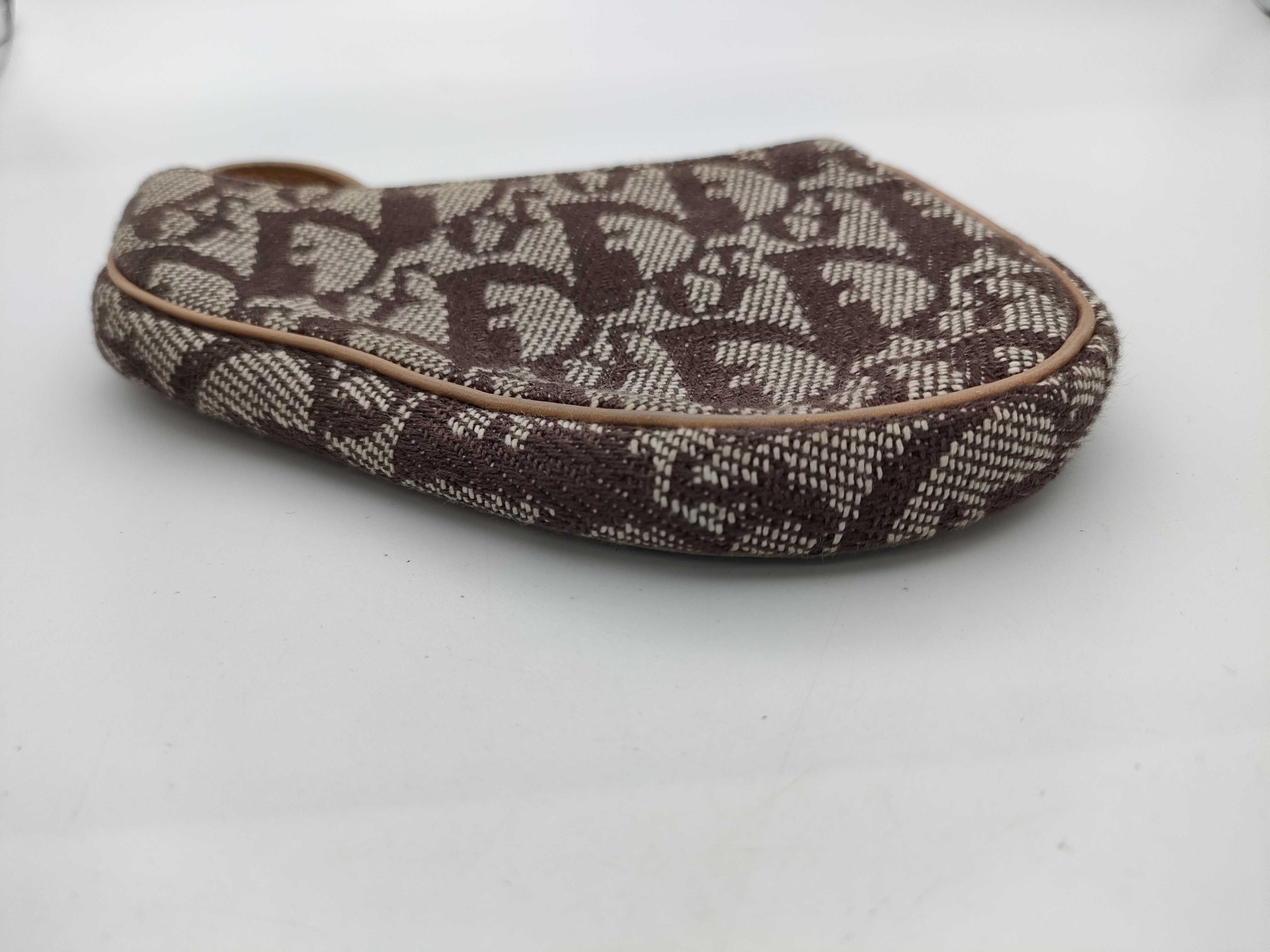 Trotter Saddle Coin Case — view 3