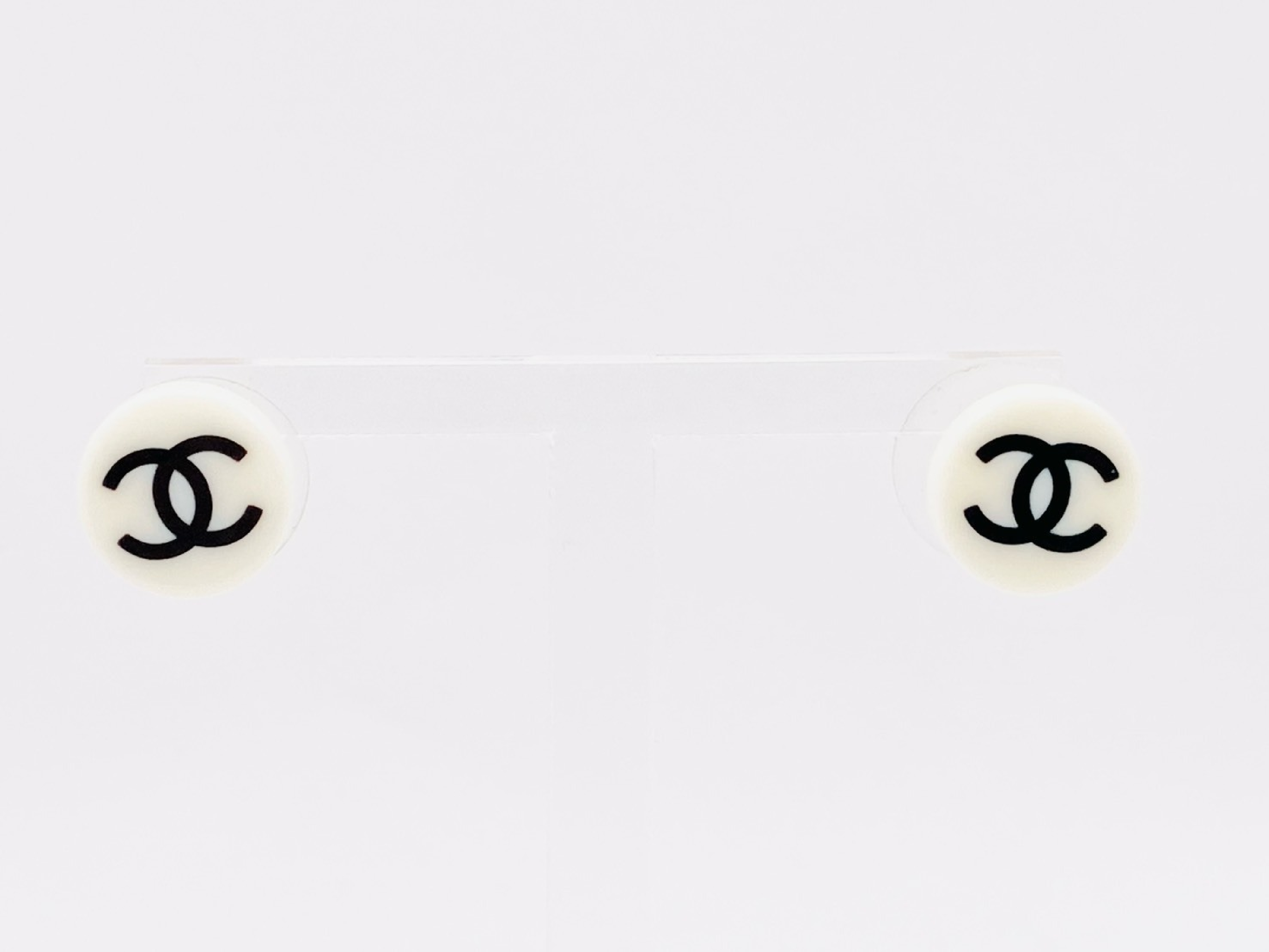 Coco Mark Round Earrings 05P Resin Plastic White x Black Earrings