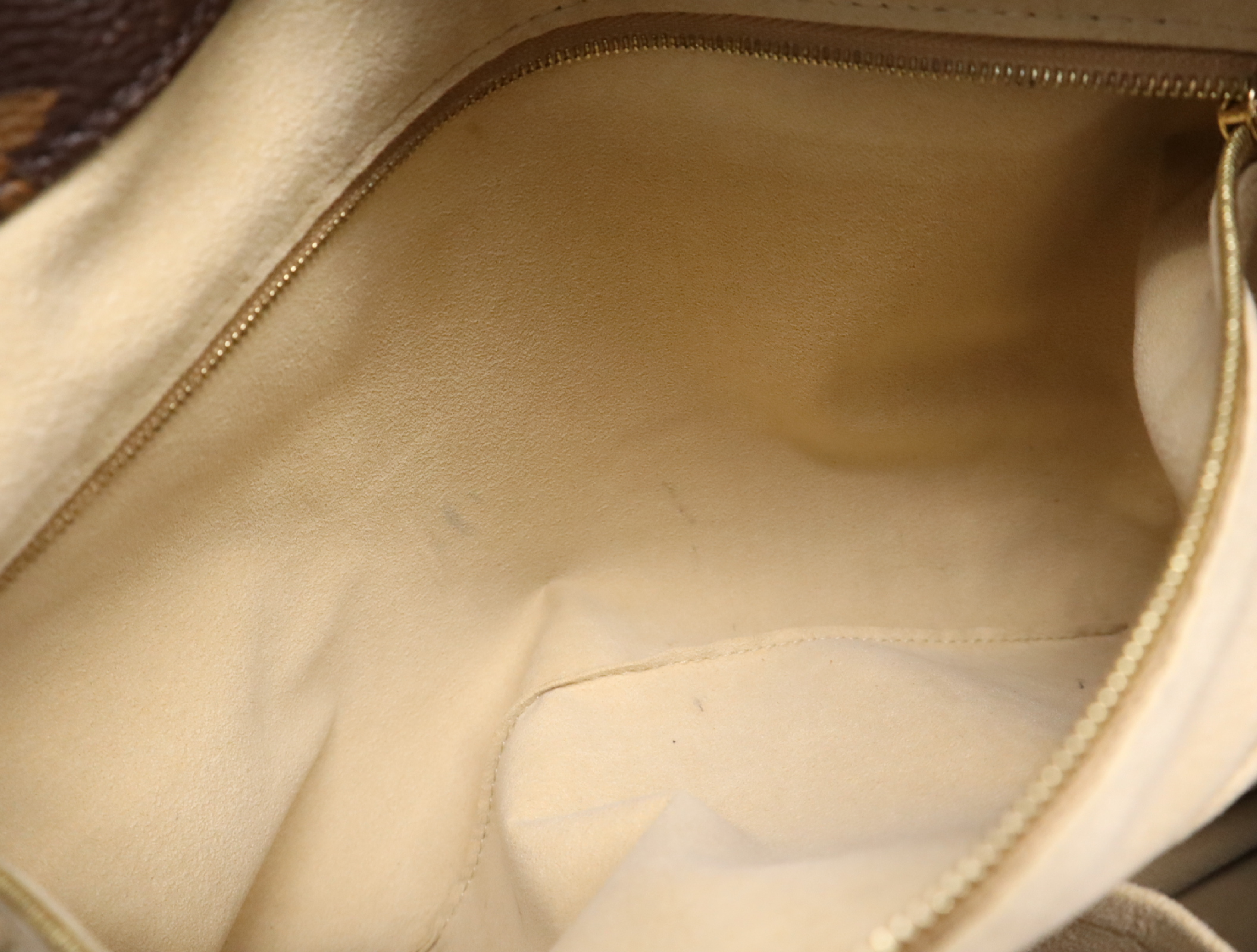 M40249 Monogram Artsy MM Tote Bag — view 15
