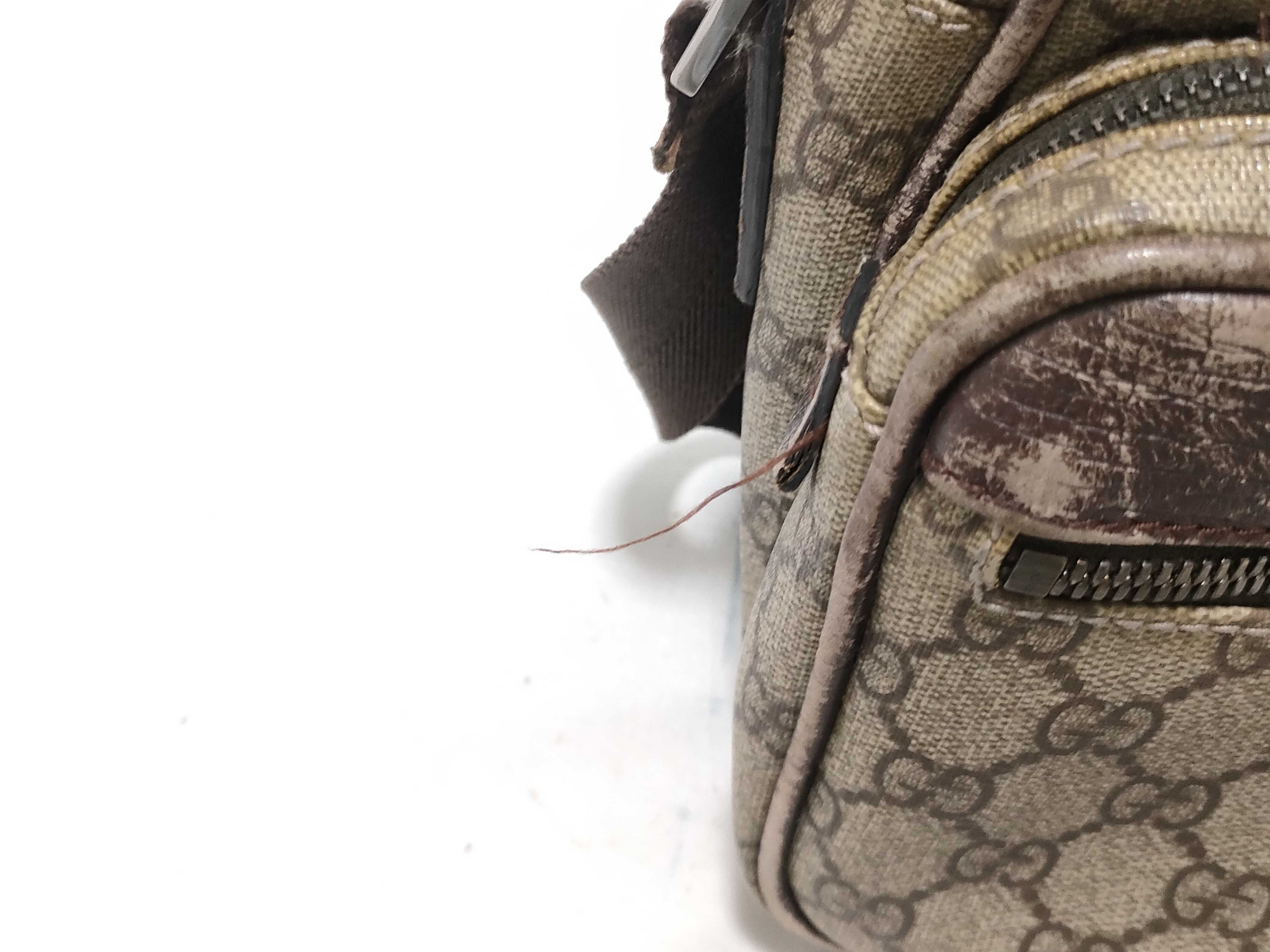 GG Supreme Shoulder Bag — view 14