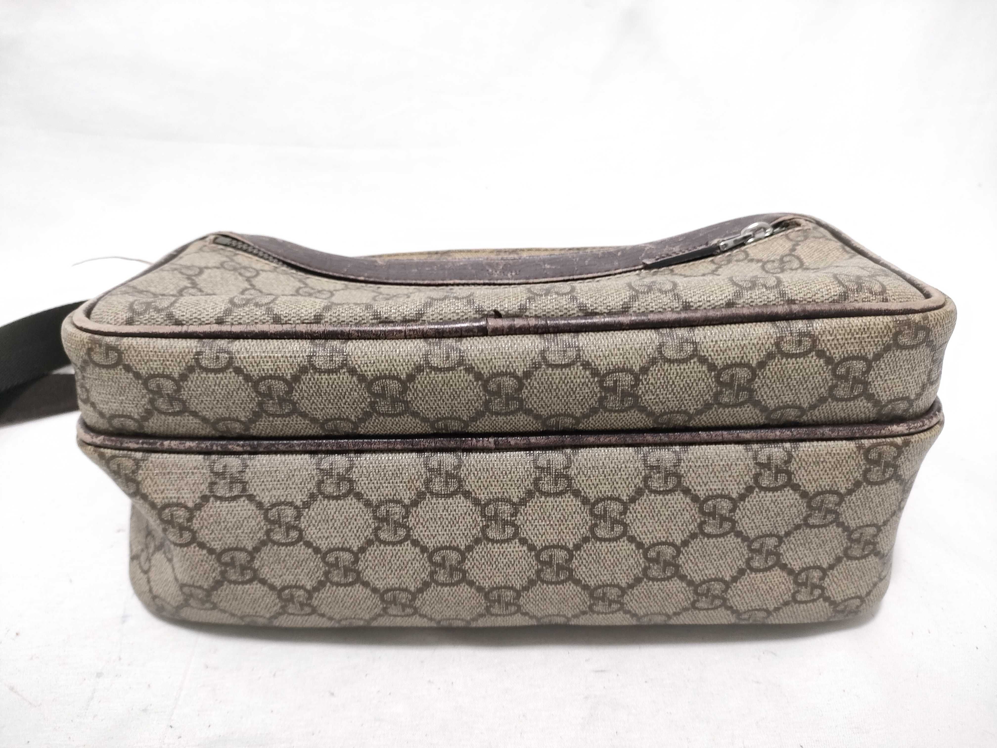 GG Supreme Shoulder Bag — view 8