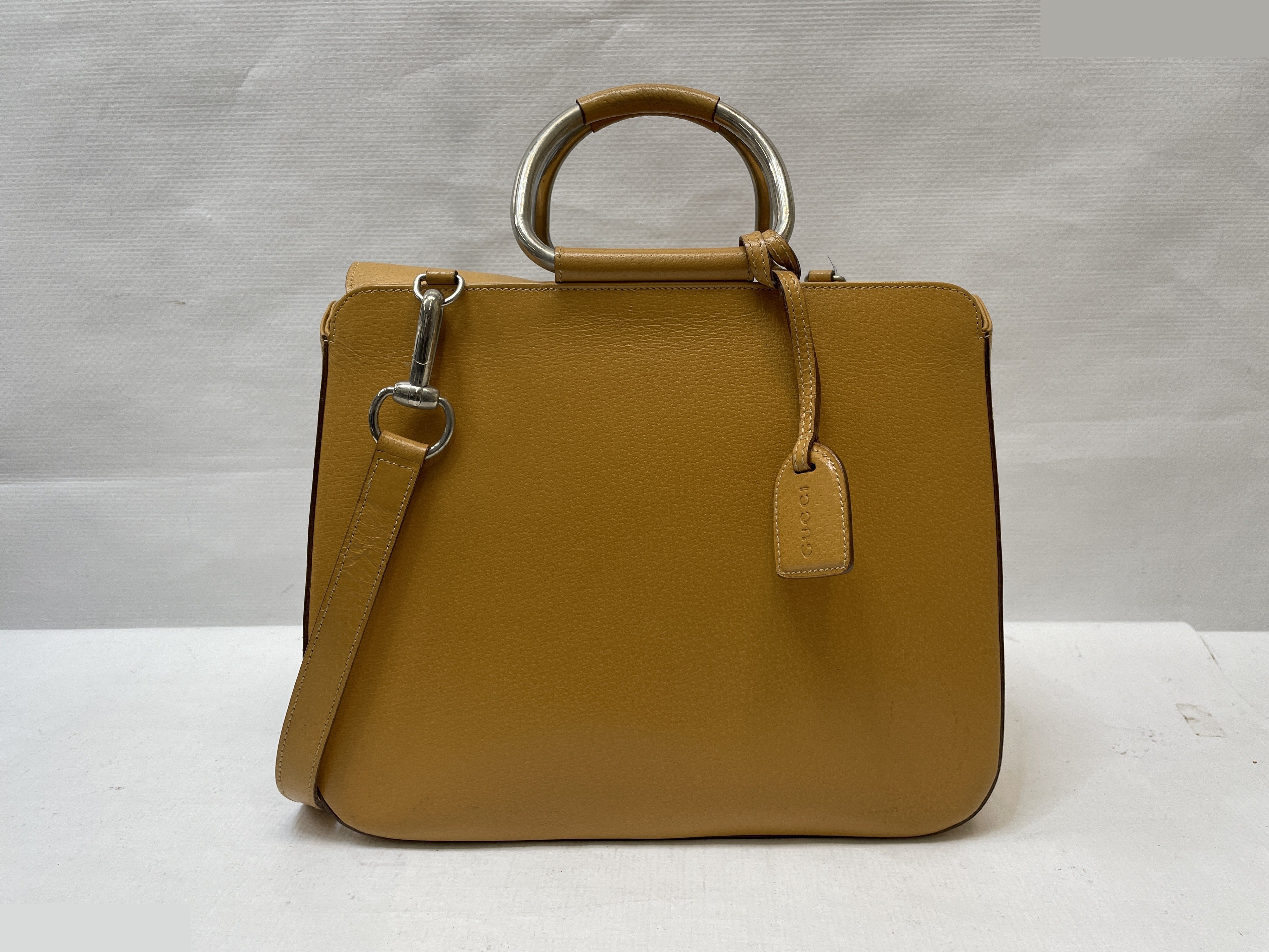 Vintage Gucci genuine leather 2-way handbag, yellow — view 2