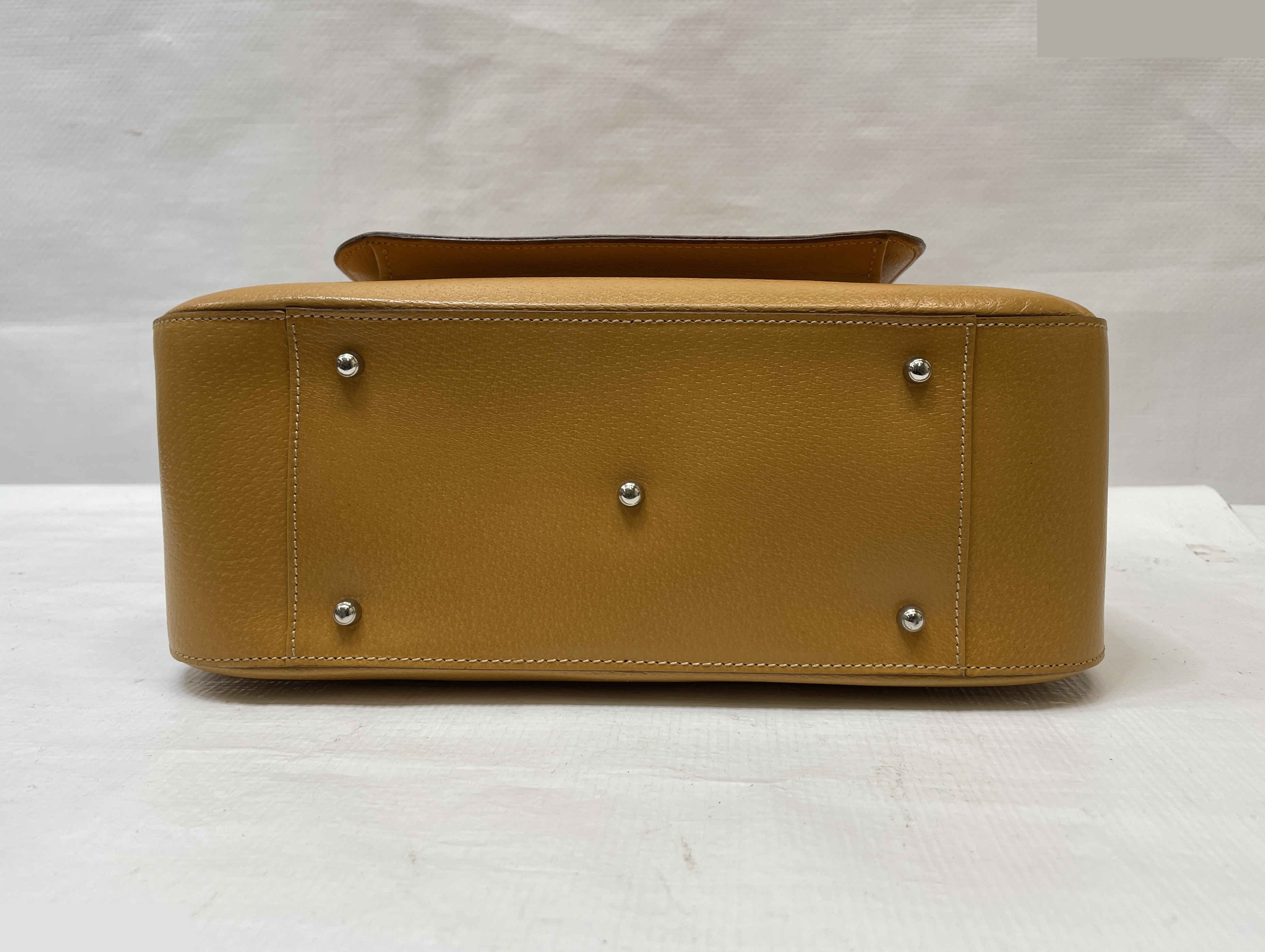 Vintage Gucci genuine leather 2-way handbag, yellow — view 5