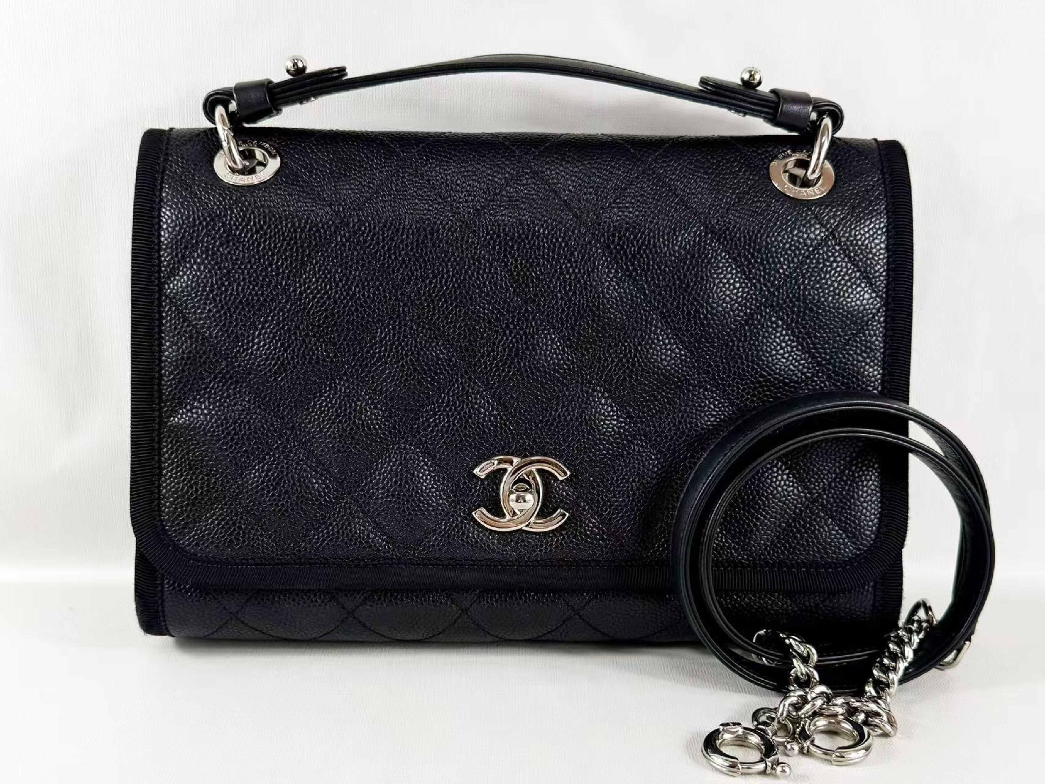 Black Caviar Skin Matelassé 2-way Tanlock Shoulder Bag, W27/H17/D7cm (approx.), serial number in the 25s, with strap and seal, silver hardware, item number 25644716.