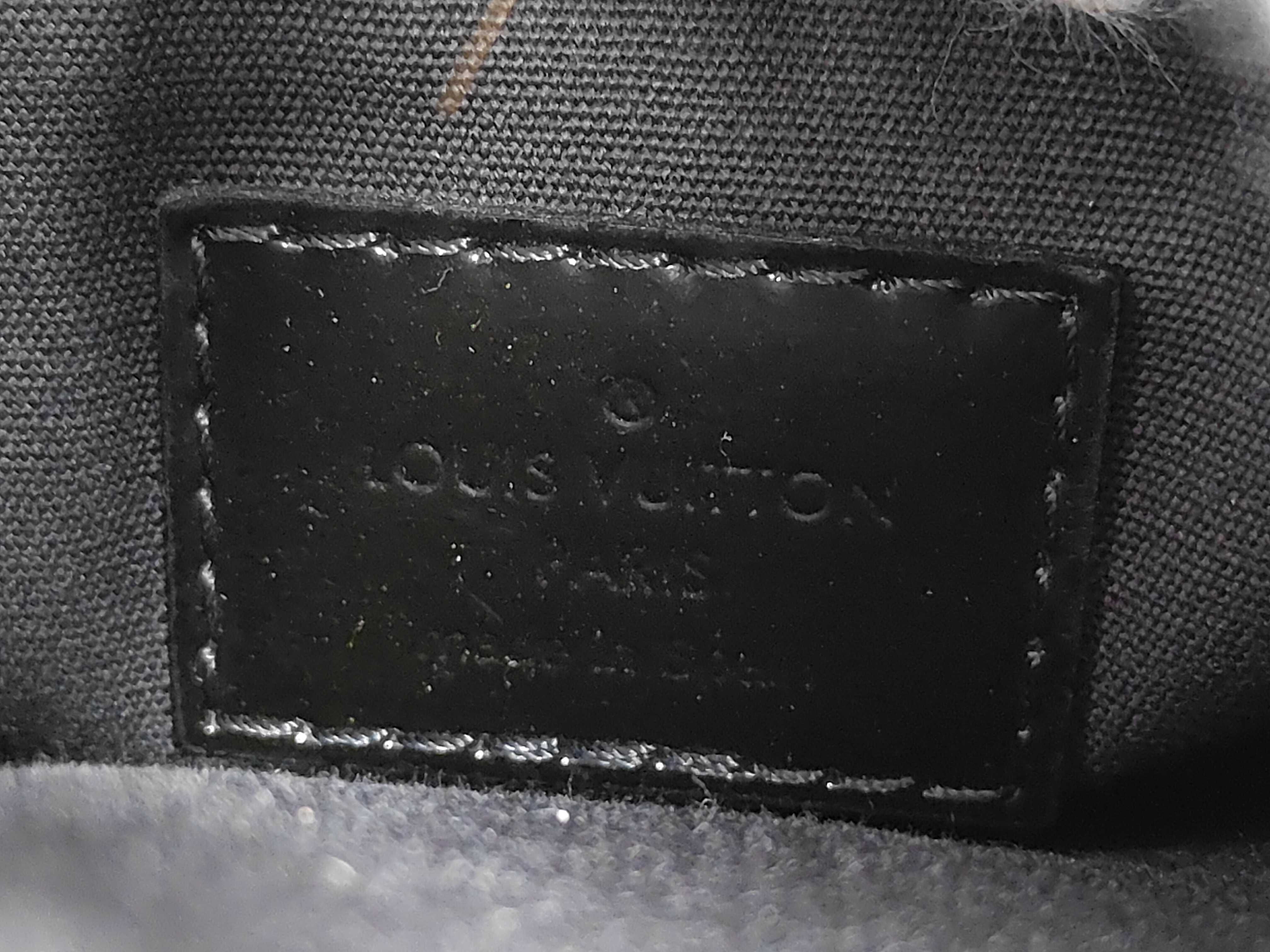 LV handbag — view 9