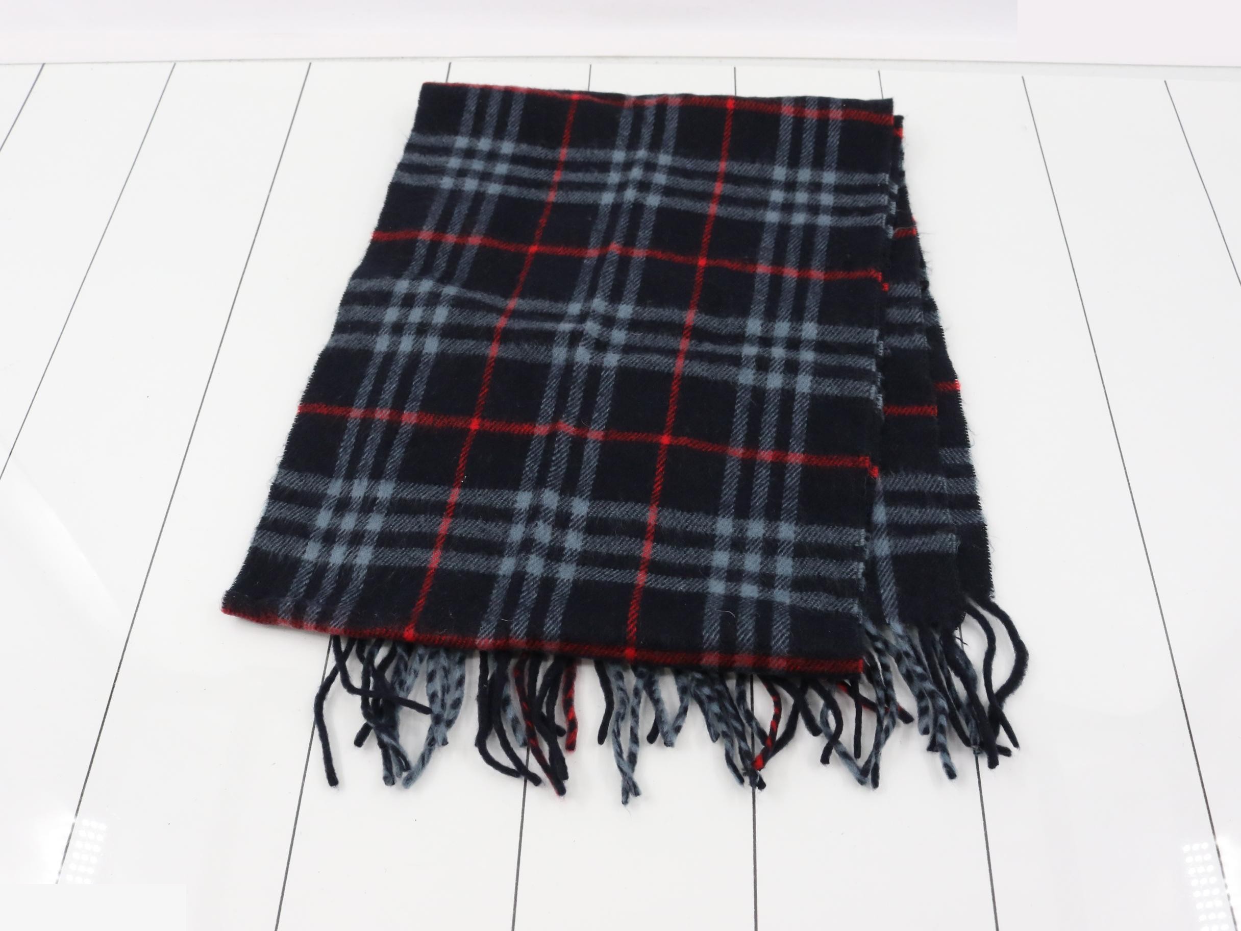 Other lines: Small items, accessories, and scarves — view 3