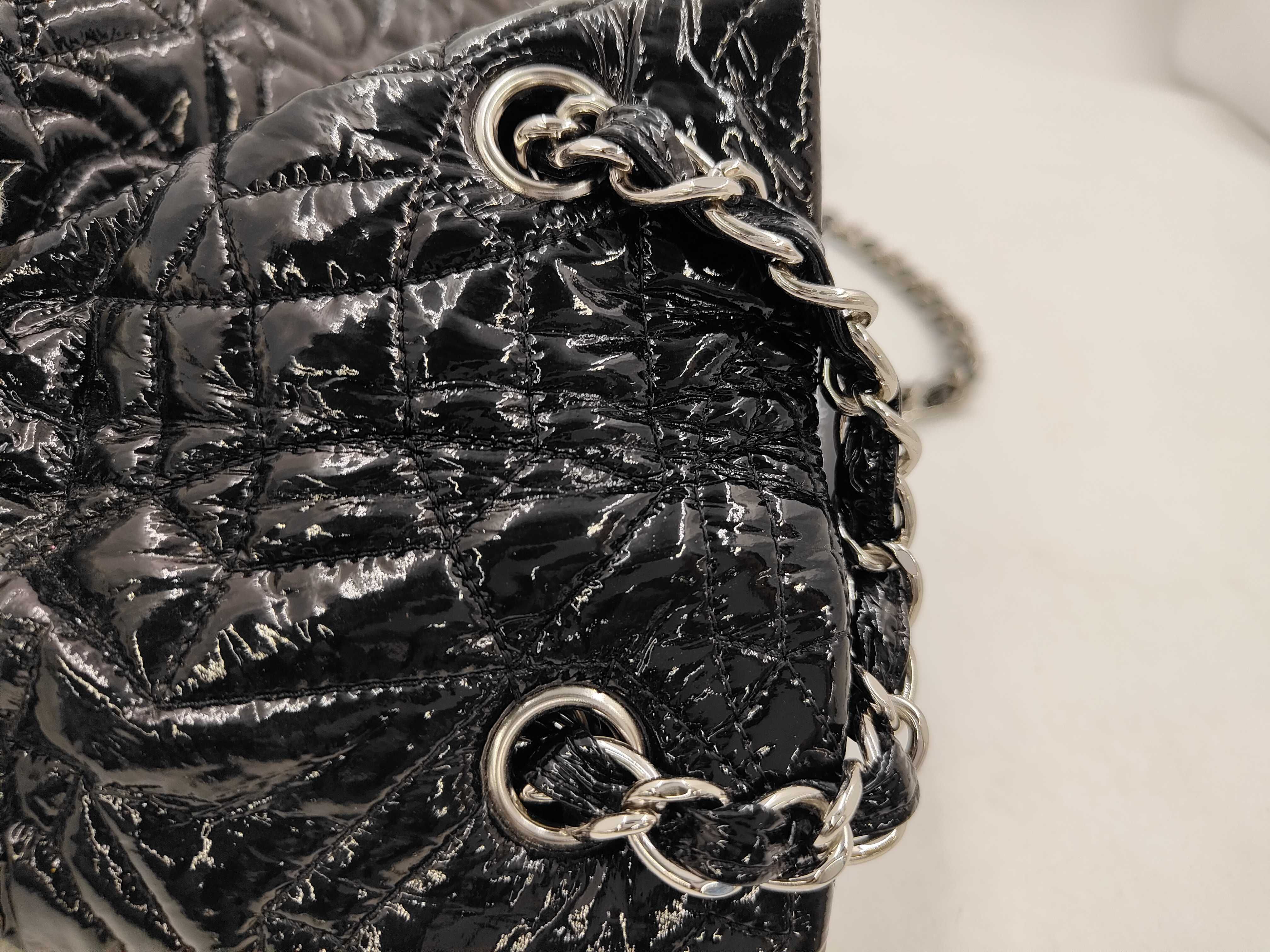 Coco Mark Camellia Graphic Edge Tote Bag — view 7