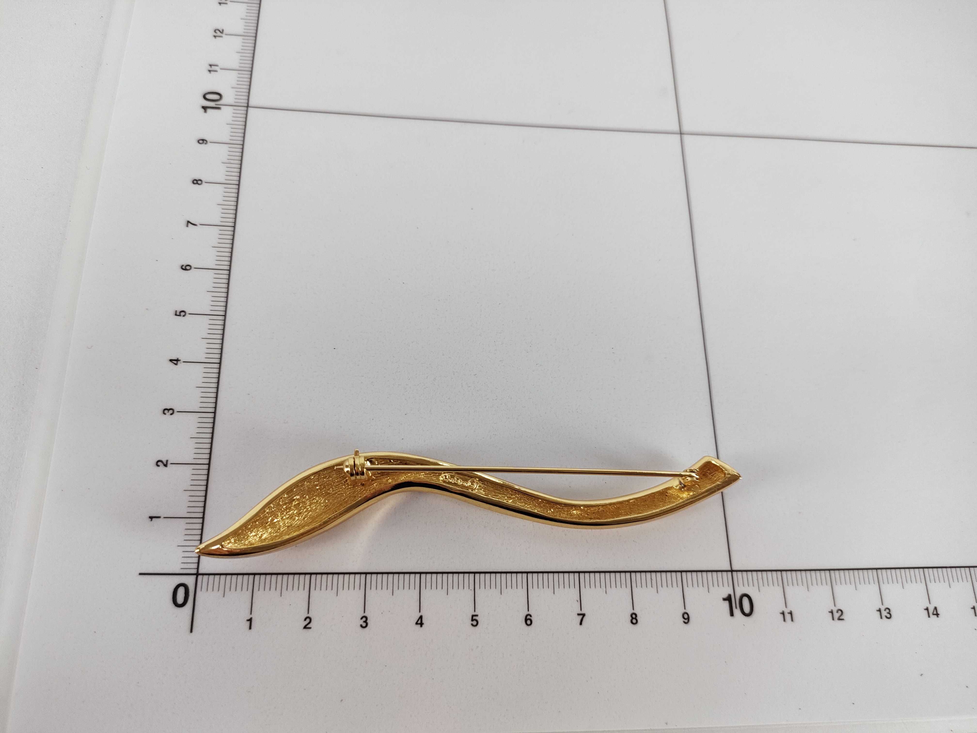Vintage Rhinestone Gold Brooch — view 10