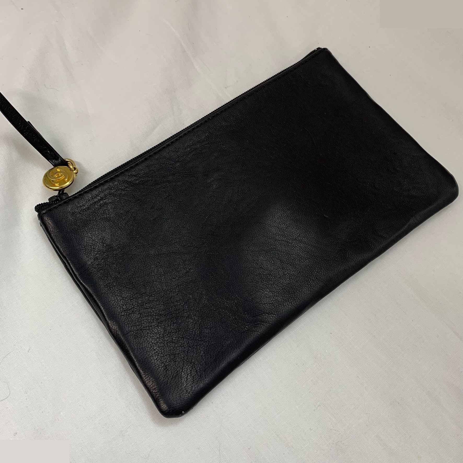 Item #1: Drawstring chain shoulder bag, lambskin, black — view 3