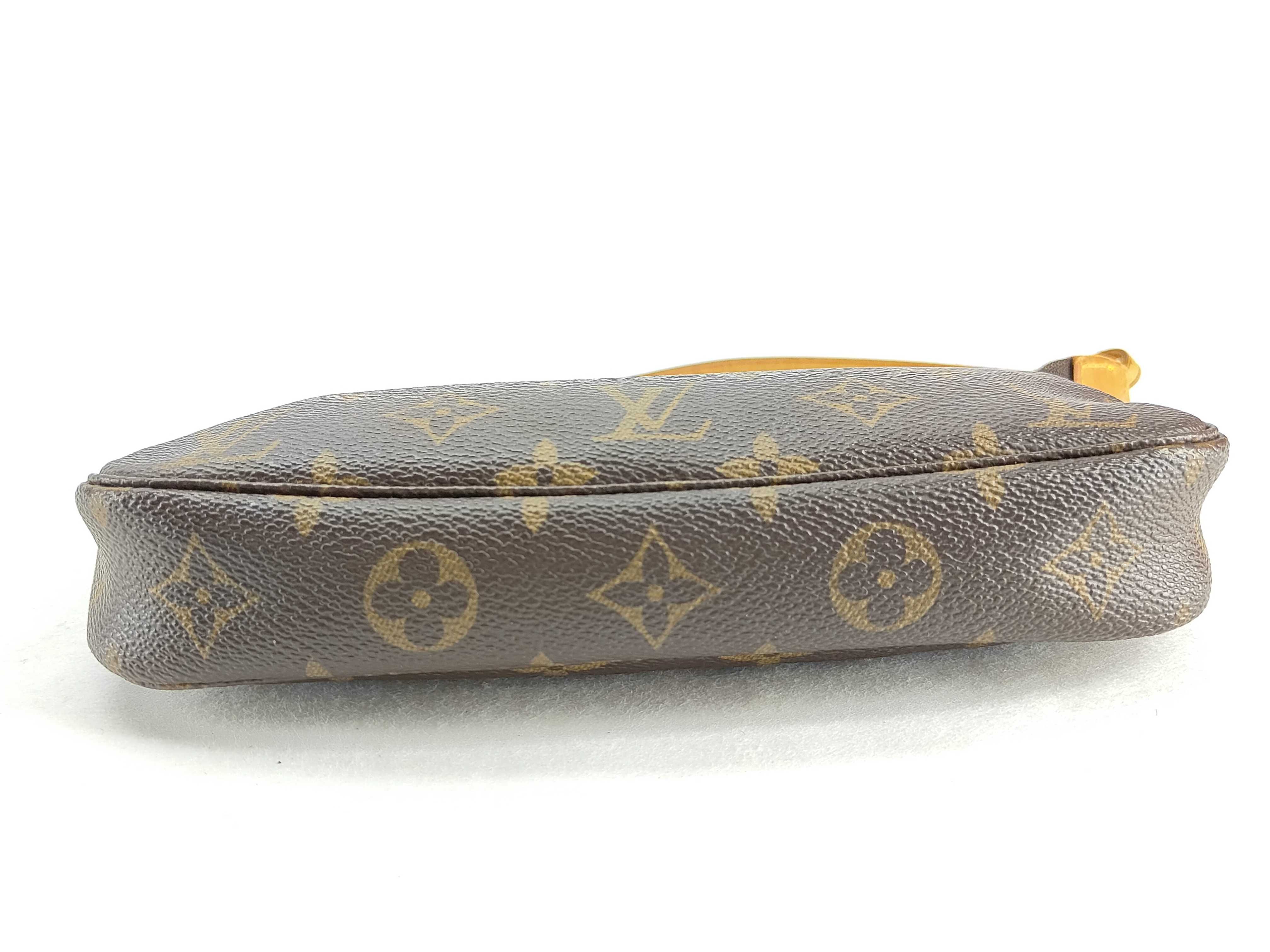 Monogram Louis Vuitton Accessoire Monogram Handbag M51980 Pouch — view 10