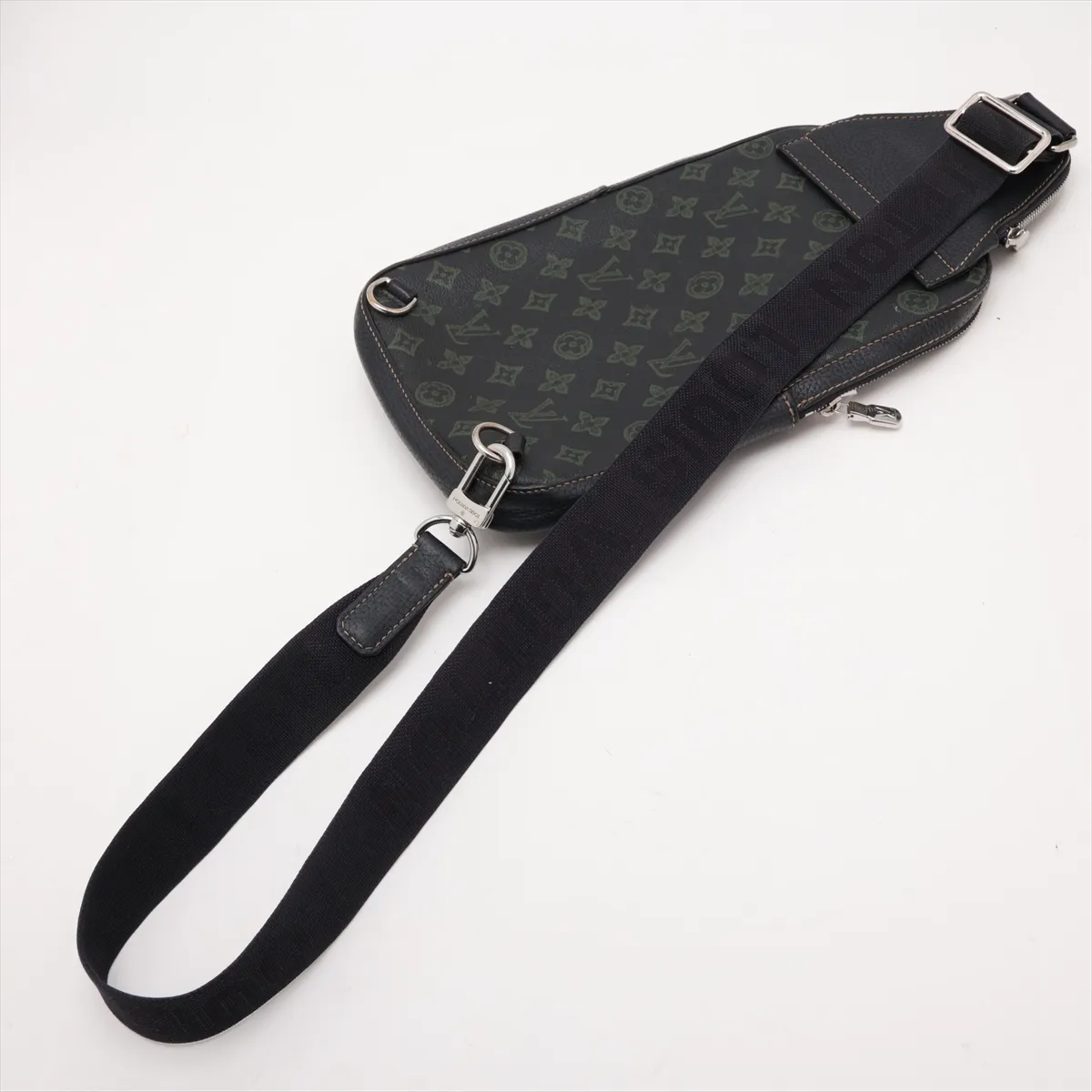 Monogram Avenue Sling Bag M46344 Black (RFID detected) — view 5
