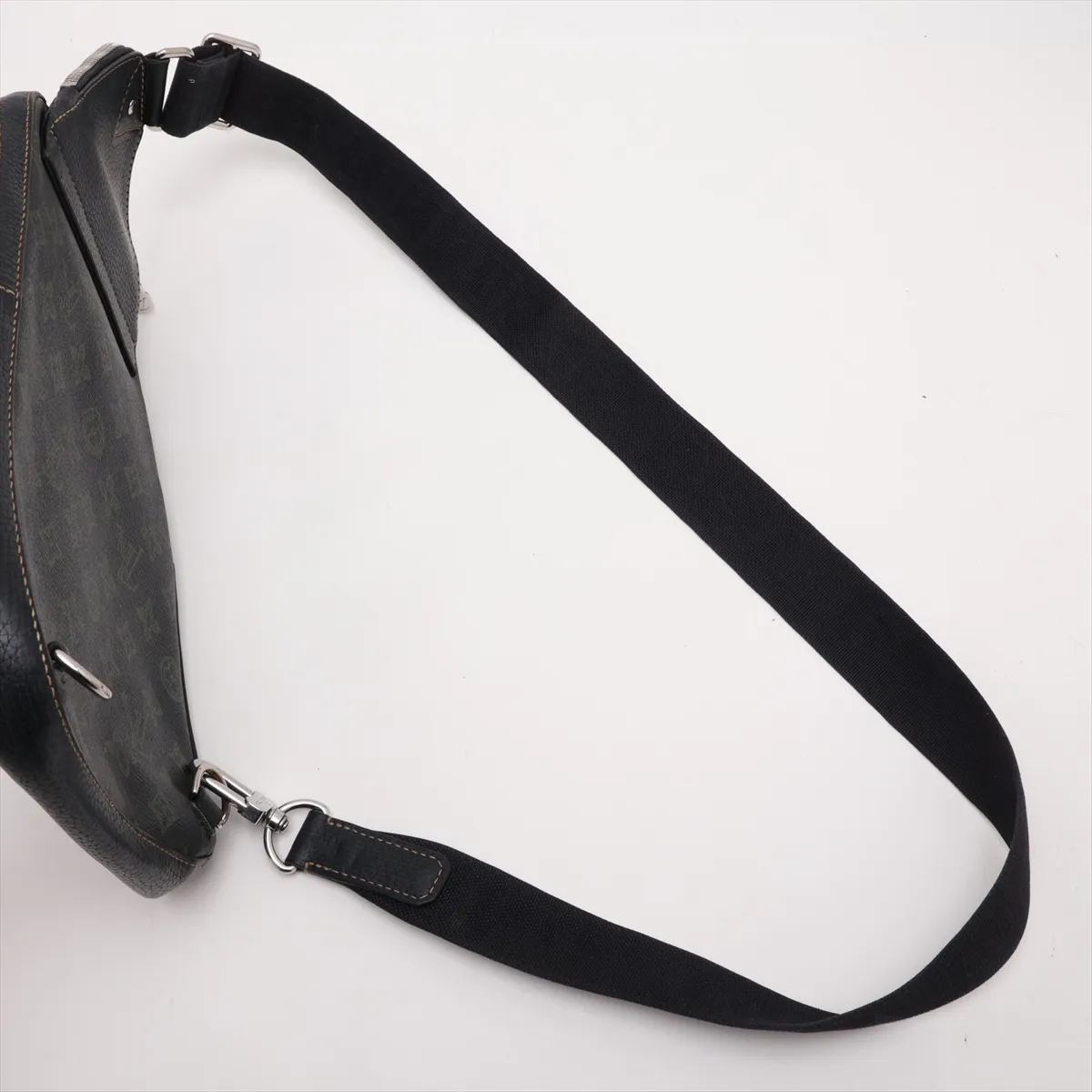 Monogram Avenue Sling Bag M46344 Black (RFID detected) — view 6