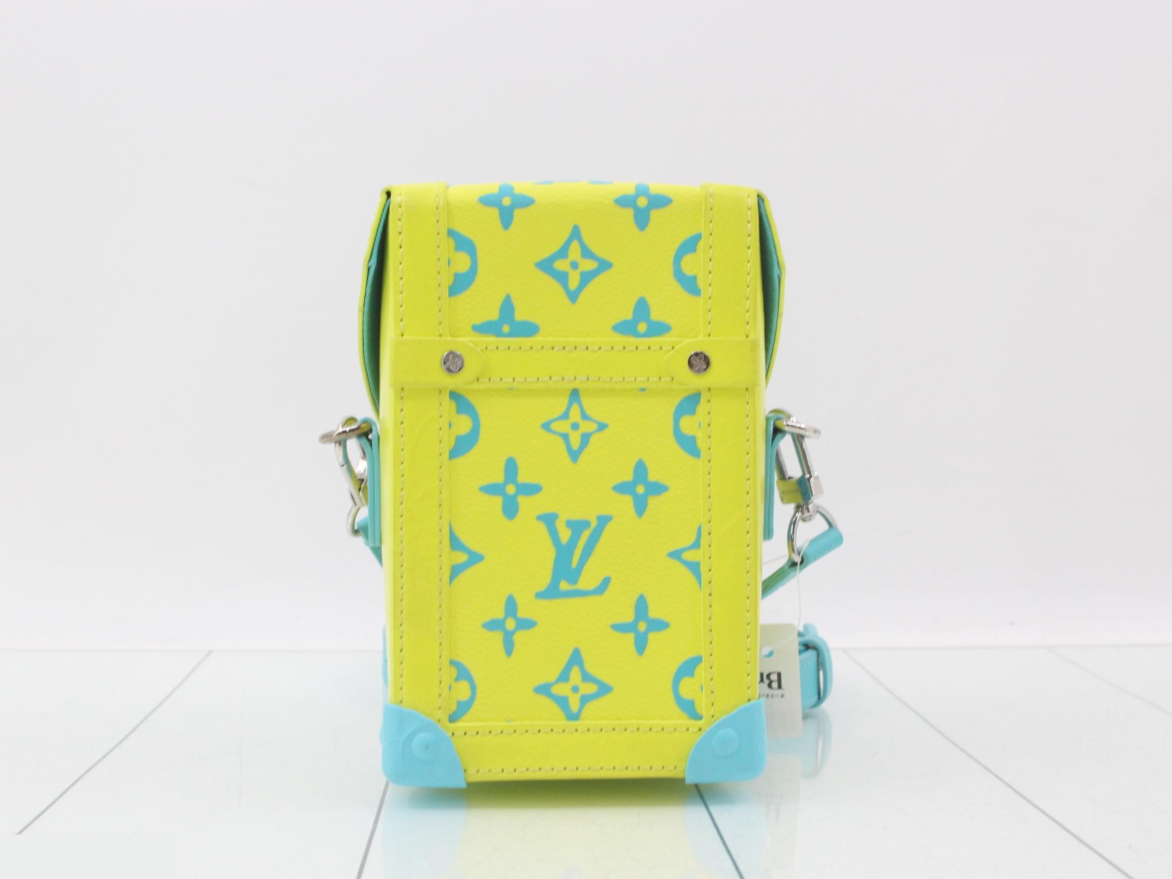 Vertical Trunk Wearable Wallet Shoulder Bag — view 2