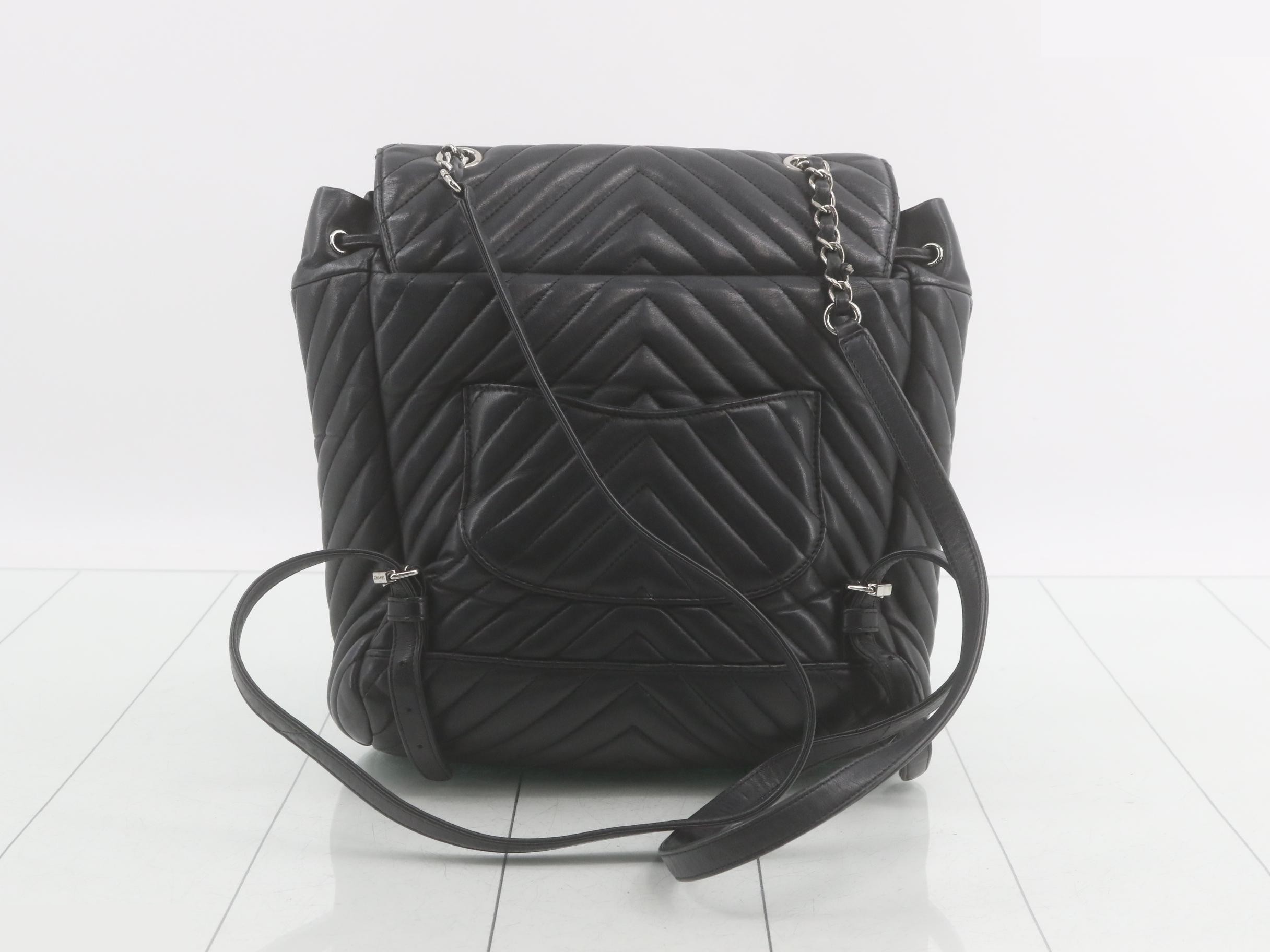 V-stitch chain backpack — view 2