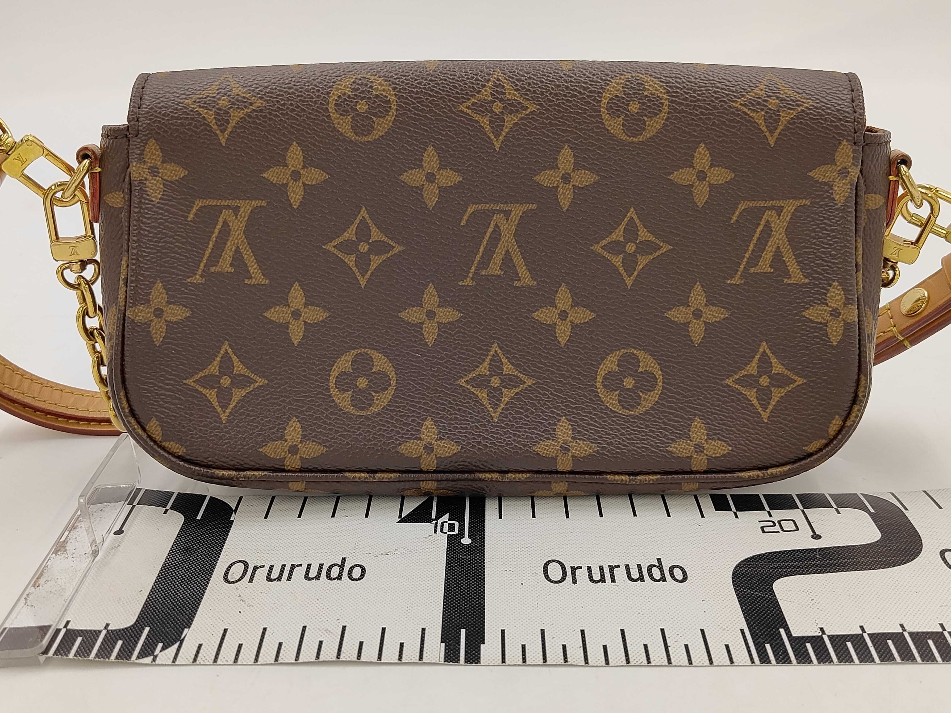 Wallet on Chain Monogram M81911 Shoulder Bag — view 2