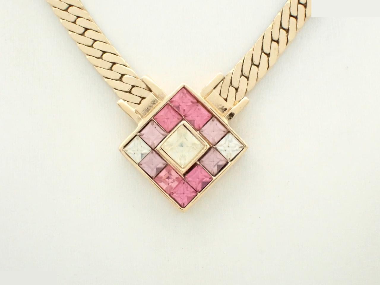Other lines: Precious metals, necklaces, pendants, chain approximately 41cm