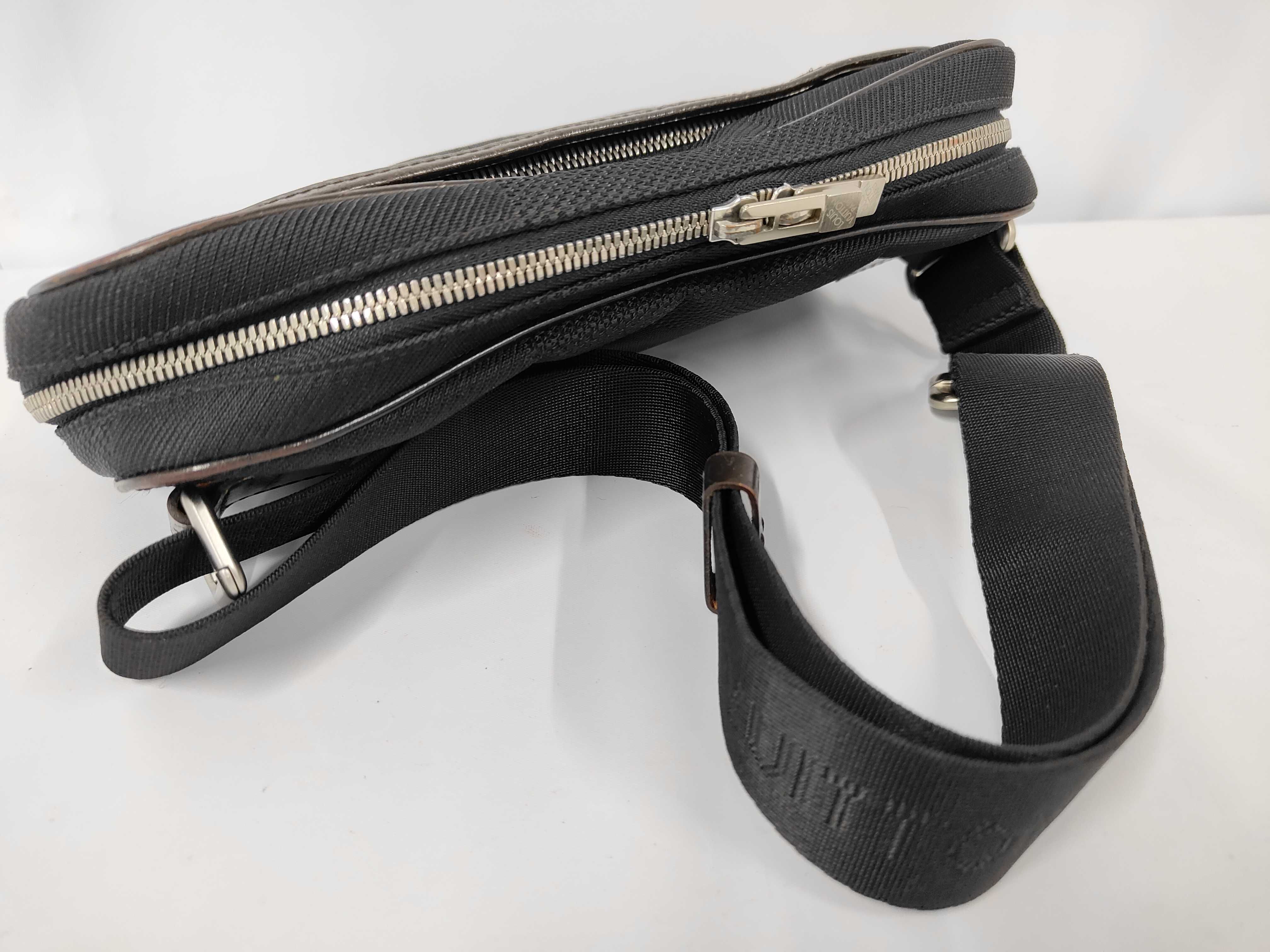Damier Geant Acrobat M93620 Shoulder Bag — view 3