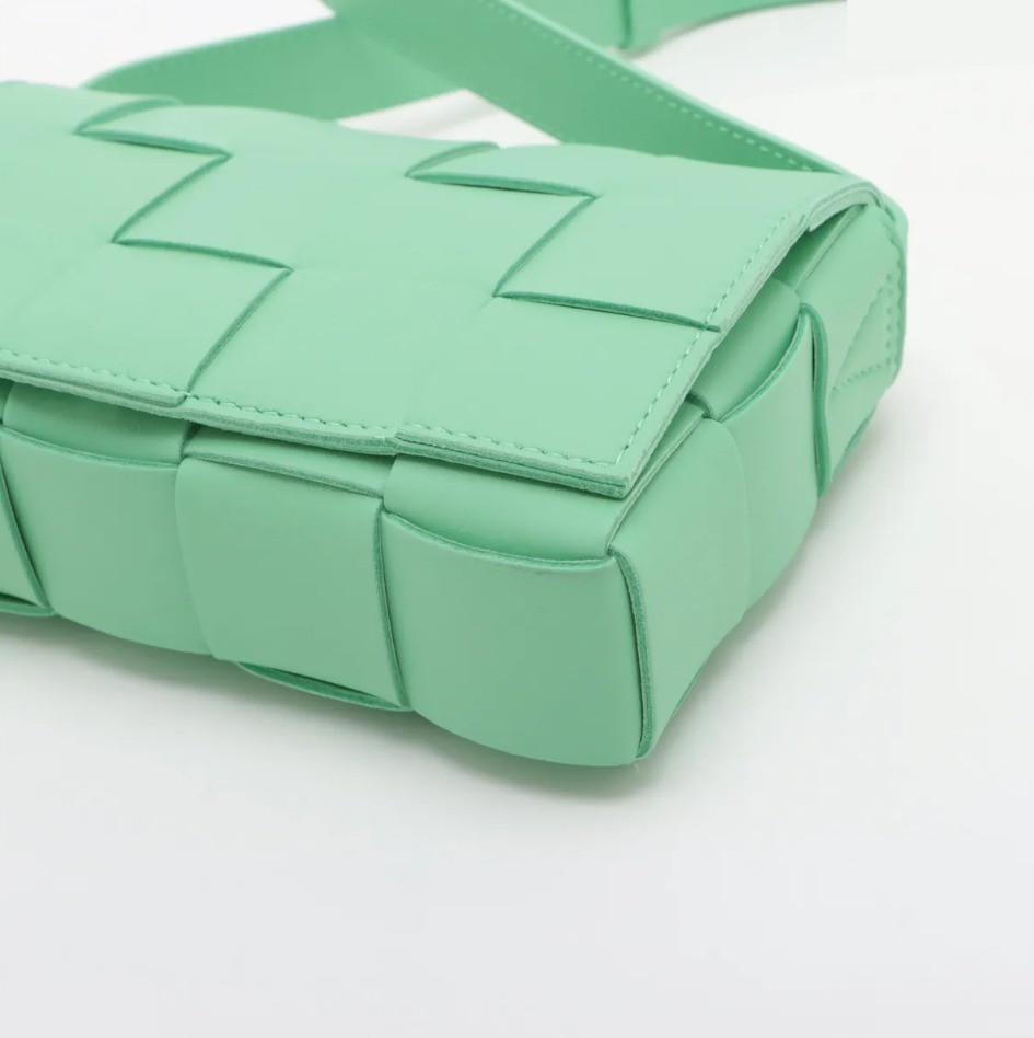 Unused, with dust bag, Maxi Intrecciato Cassette Leather Shoulder Bag — view 3