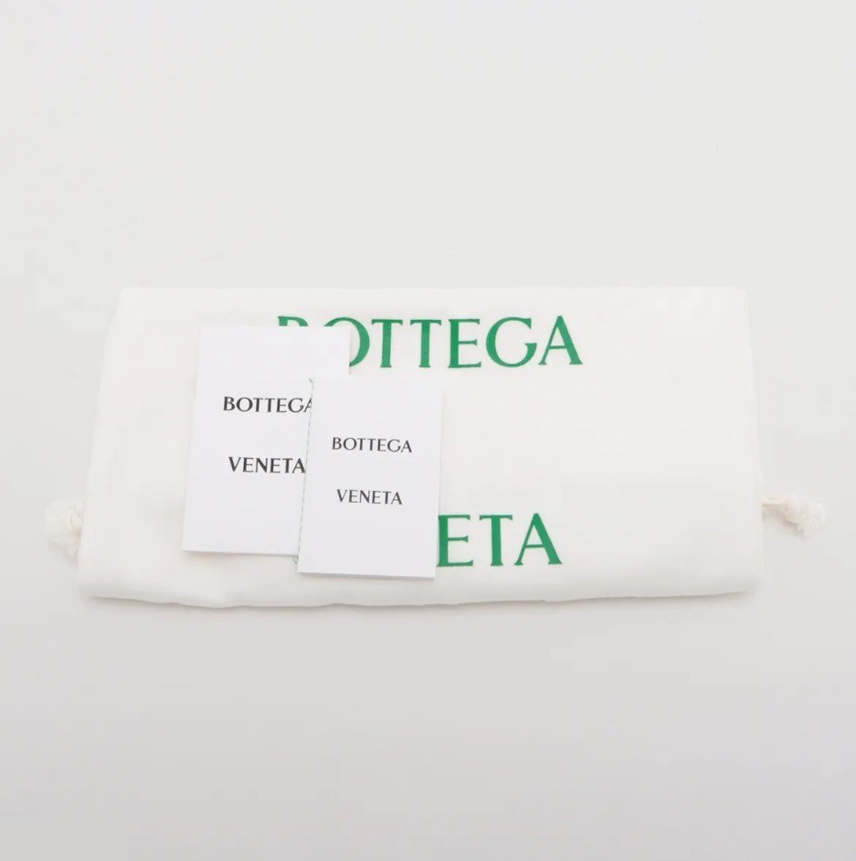 Unused, with dust bag, Maxi Intrecciato Cassette Leather Shoulder Bag — view 7
