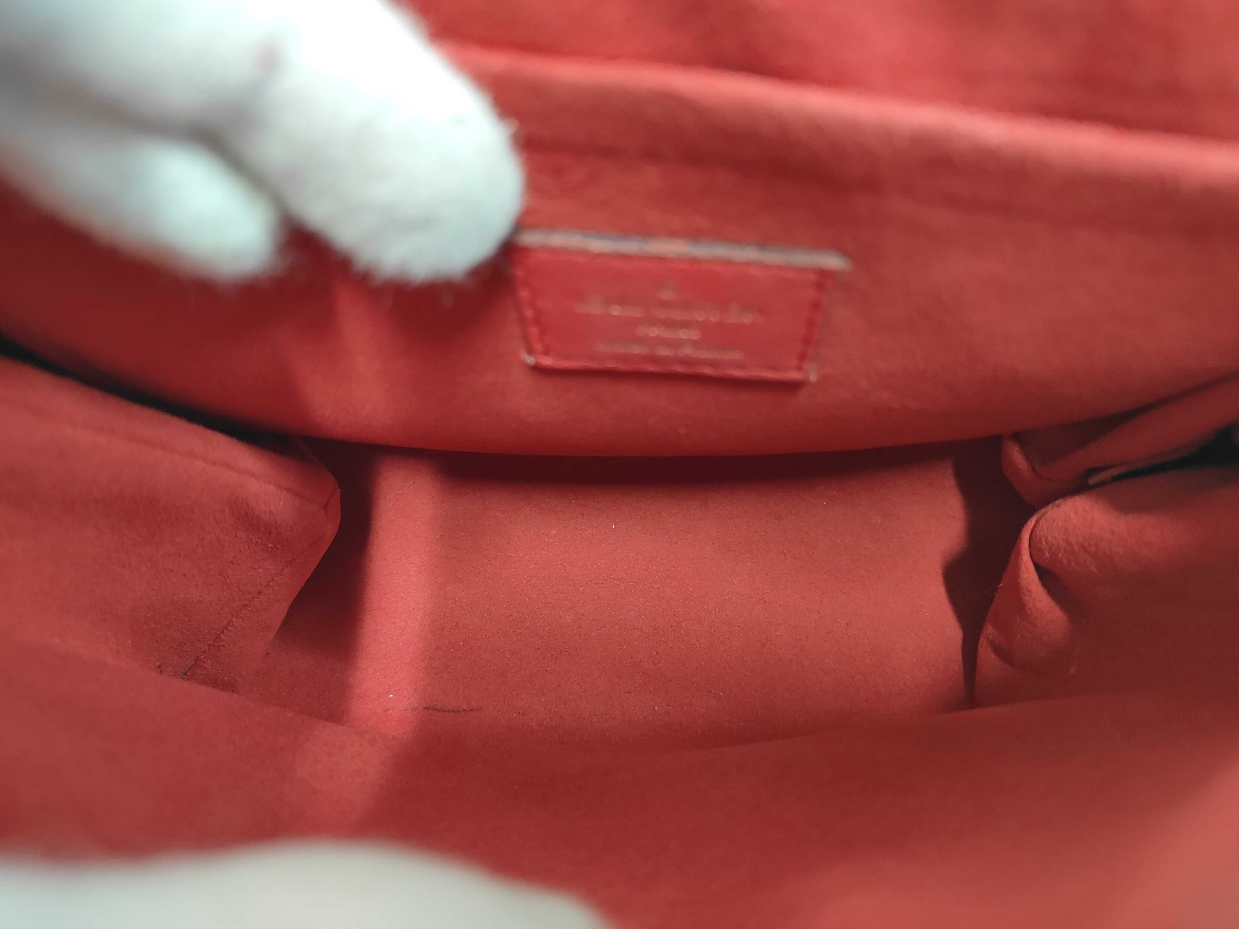 Rocky BB Strap Shoulder Bag — view 9