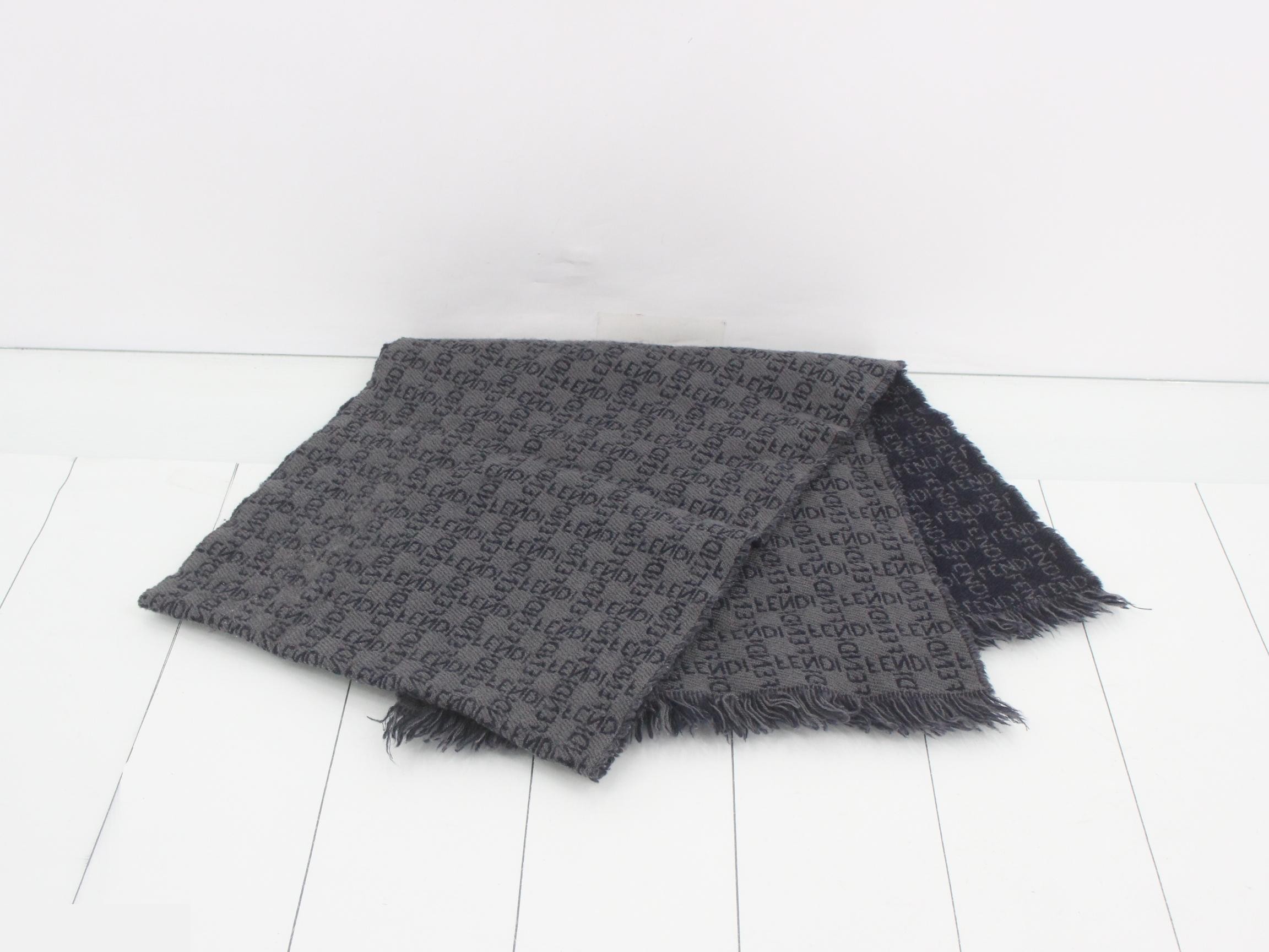 scarf — view 3