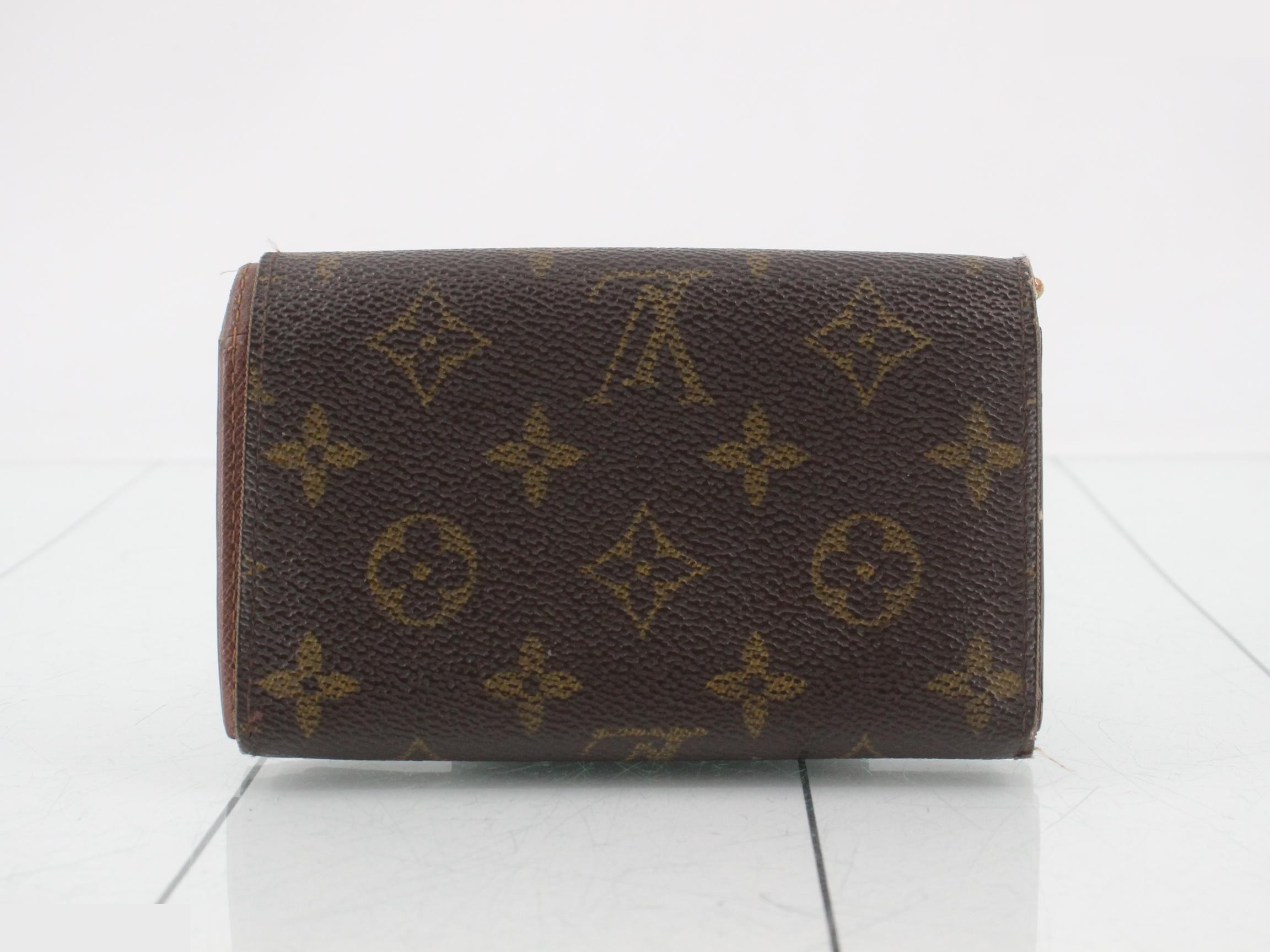 Bi-fold wallet — view 2