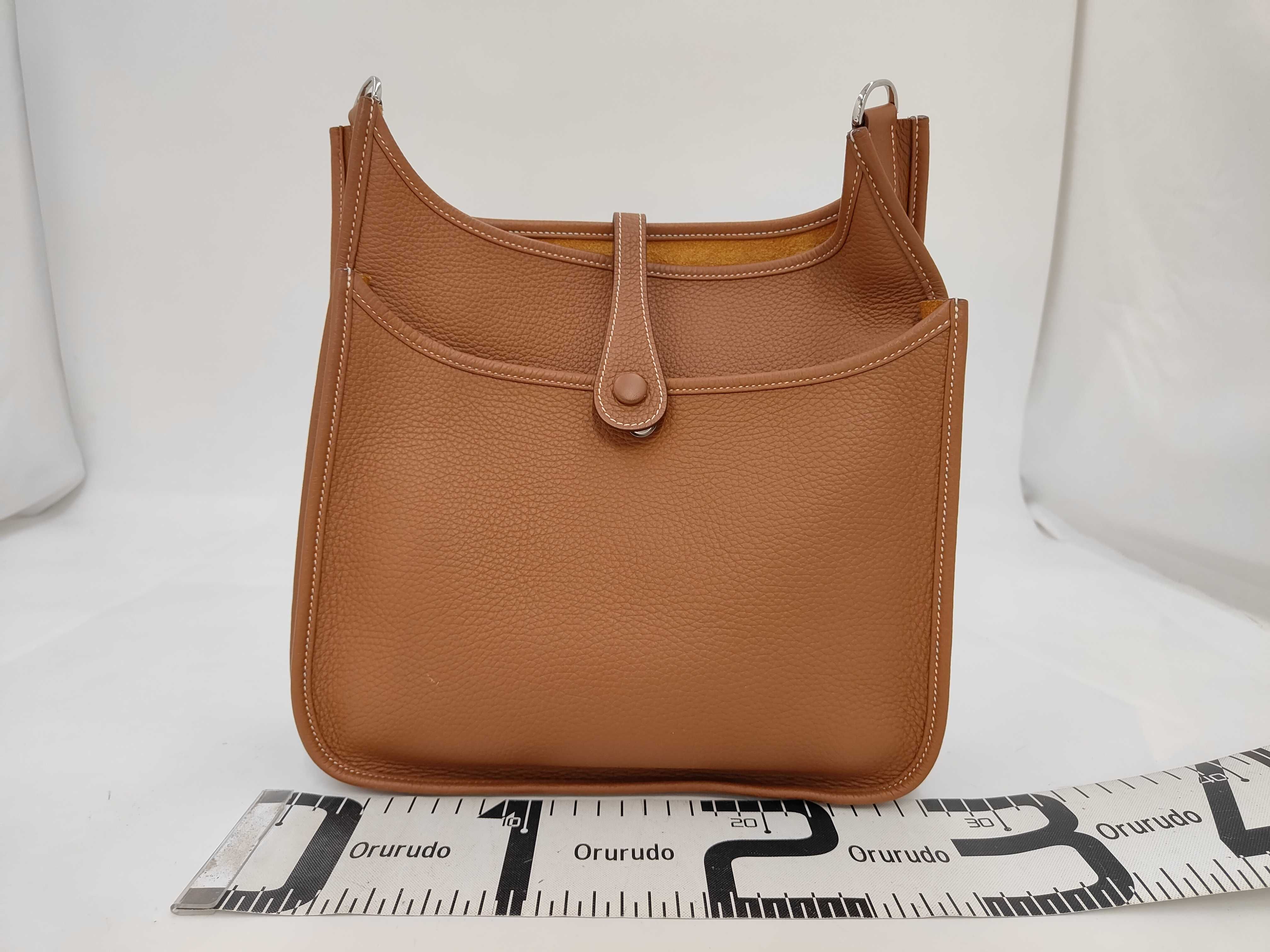 Evelyne 3 29 PM Taurillon Clemence Gold B Stamp Shoulder Bag — view 2