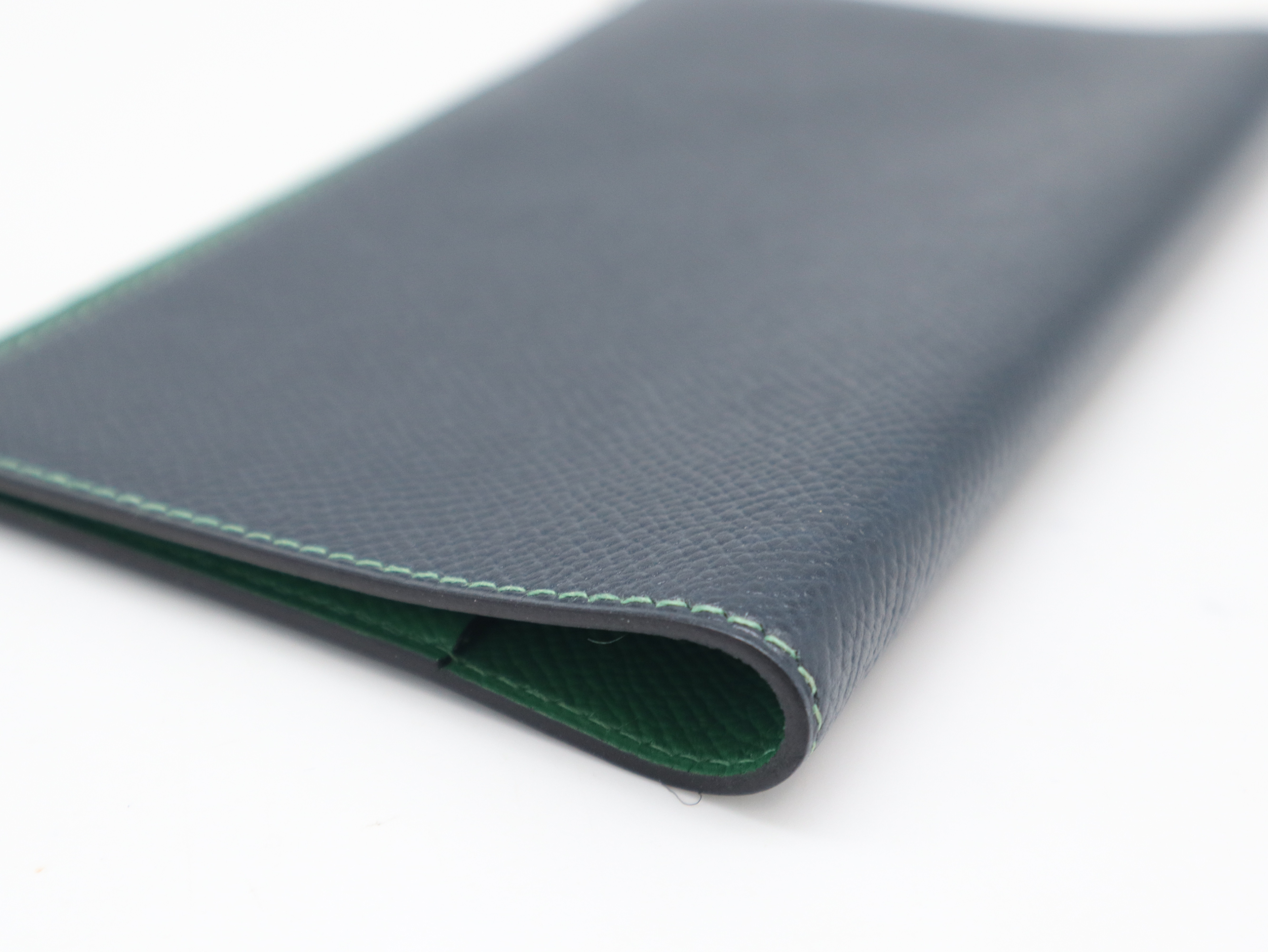 Agenda Notebook Cover, B stamp, Epsom leather, Silver hardware, Navy x Green. — view 7