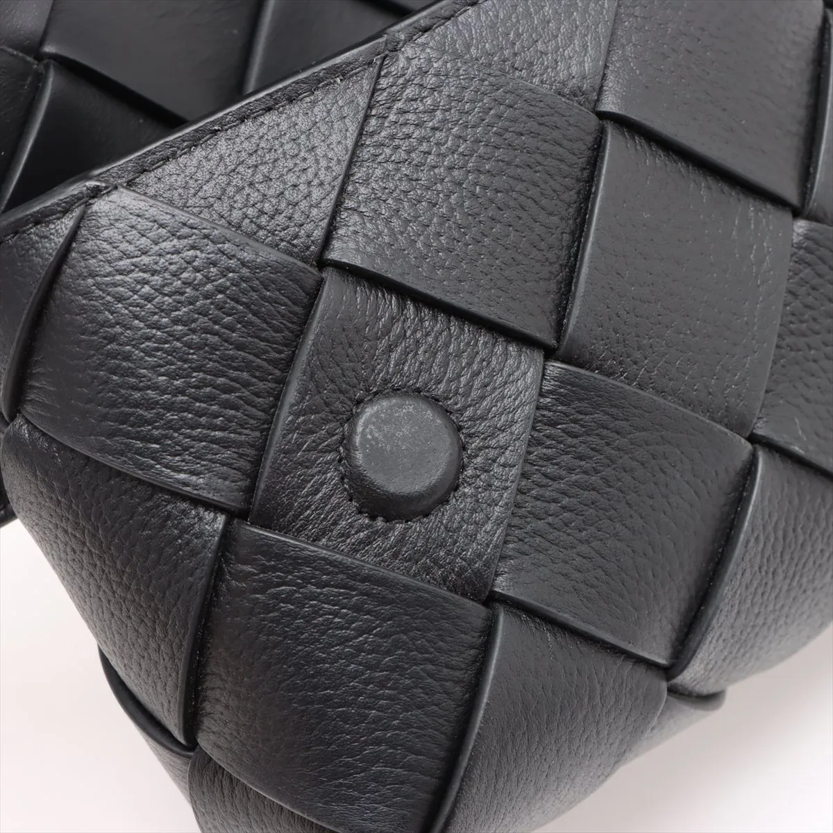 Maxi Intrecciato Diagono Leather Waist Pouch Black — view 10