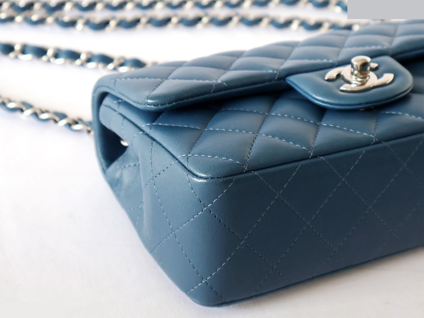 Mini Matelassé 20 Lambskin Chain Shoulder Bag, Blue — view 3