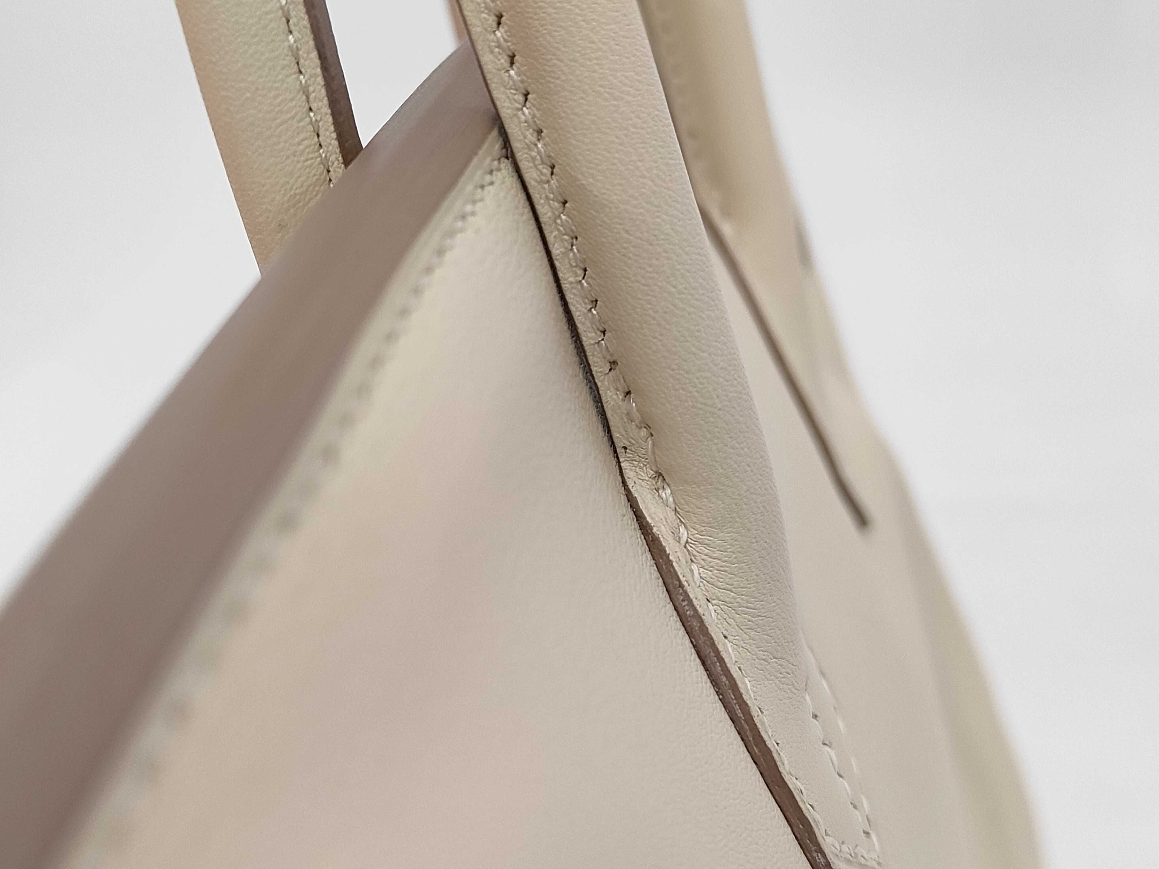 Birkin 25 Craie Swift Gold Hardware Handbag — view 5